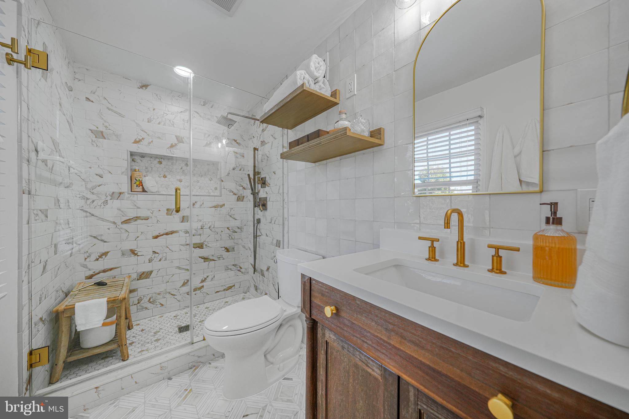 LOCKMEADE - Residential