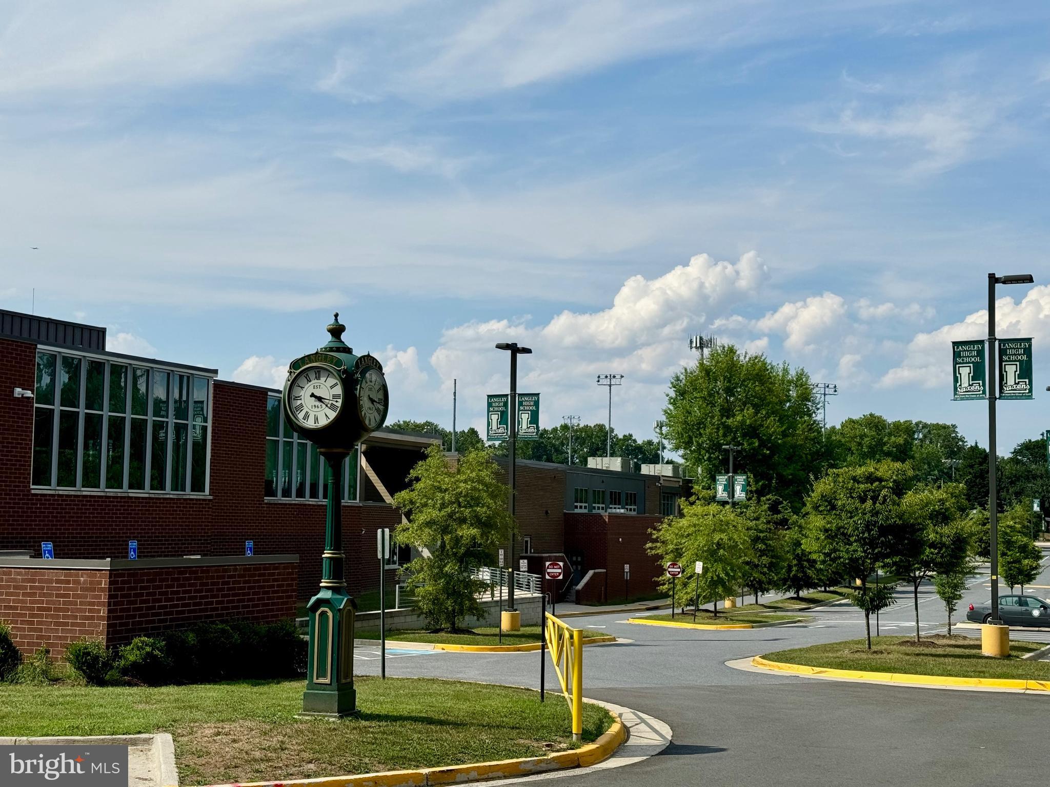 LOCKMEADE - Residential