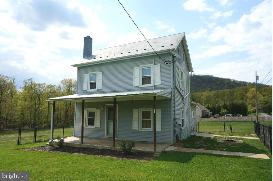 MAJOR REMODEL 90% COMPLETE, FARMHOUSE ON 3.11+/- ACRES, PRICED $16K BELOW 12/2014 CERTIFIED APPRAISAL! Most Wood Floors Refinished,Ceramic Tile Bath On 1st Floor-Walk In Shower & Jetted Soaking Tub, Kit-Stainless-Granite-Ceramic Tile Floor/Backsplash,Table Space Exits-Huge Wrap Around Deck, Laundry/Mud Rm Off Kit, 3 BR On 2nd Level, Fix Stairs Walk Up Attic, Fenced Area For Yard.