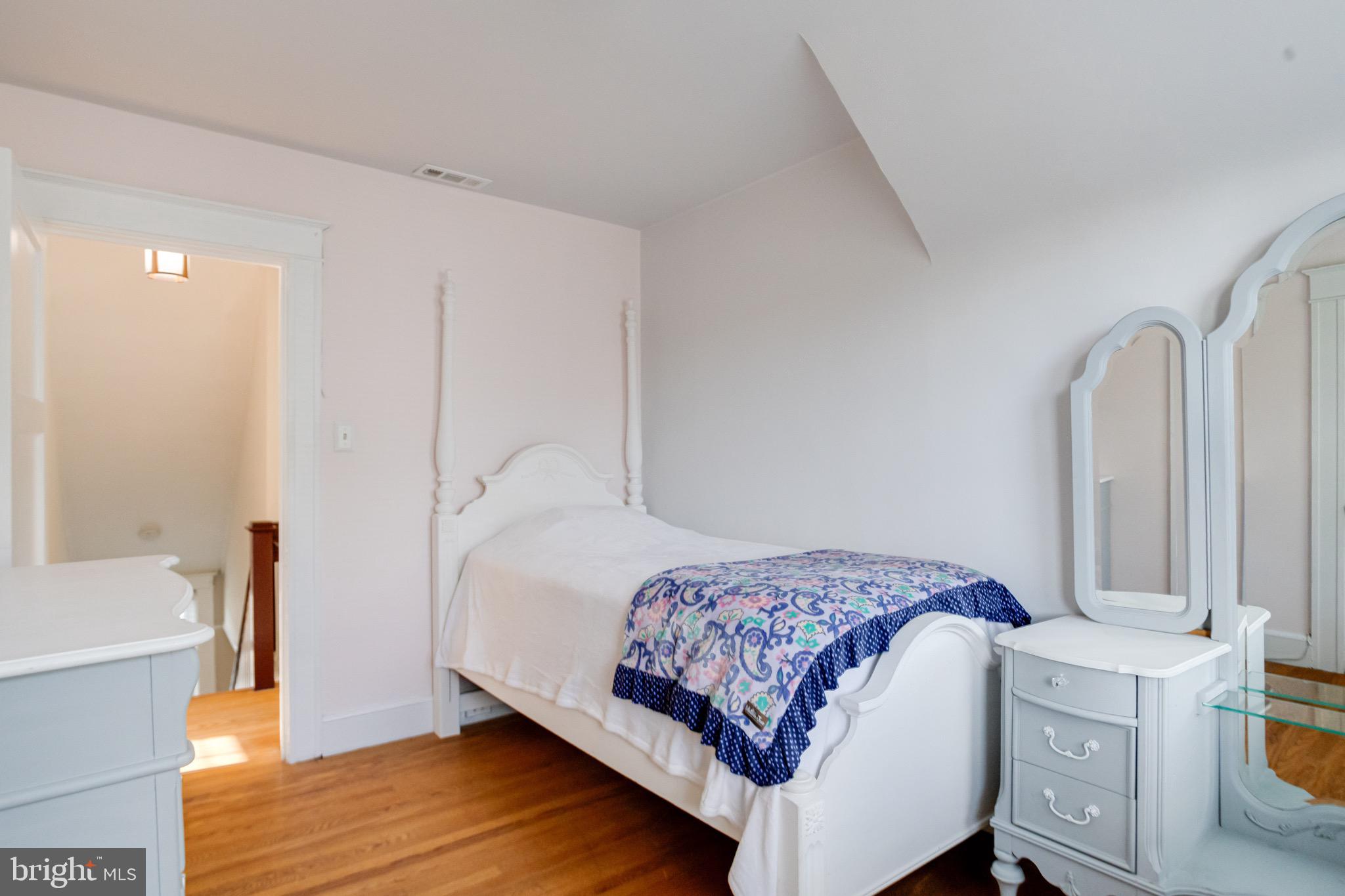 ROSEDALE - Residential