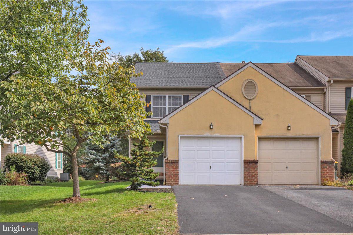 1553 QUEEN LANE