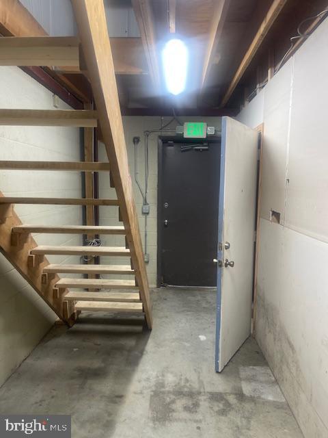 ROSEDALE - Commercial Lease