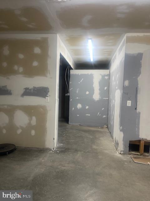 ROSEDALE - Commercial Lease