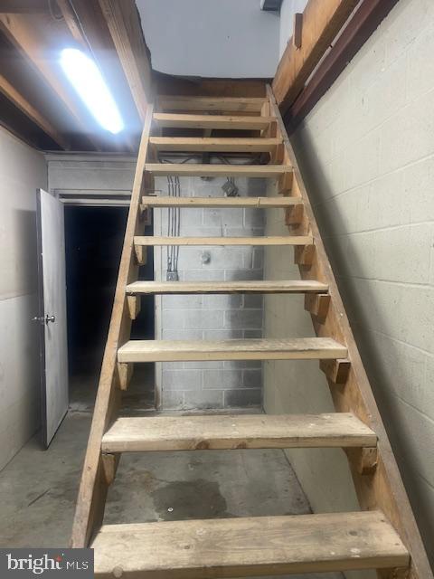 ROSEDALE - Commercial Lease