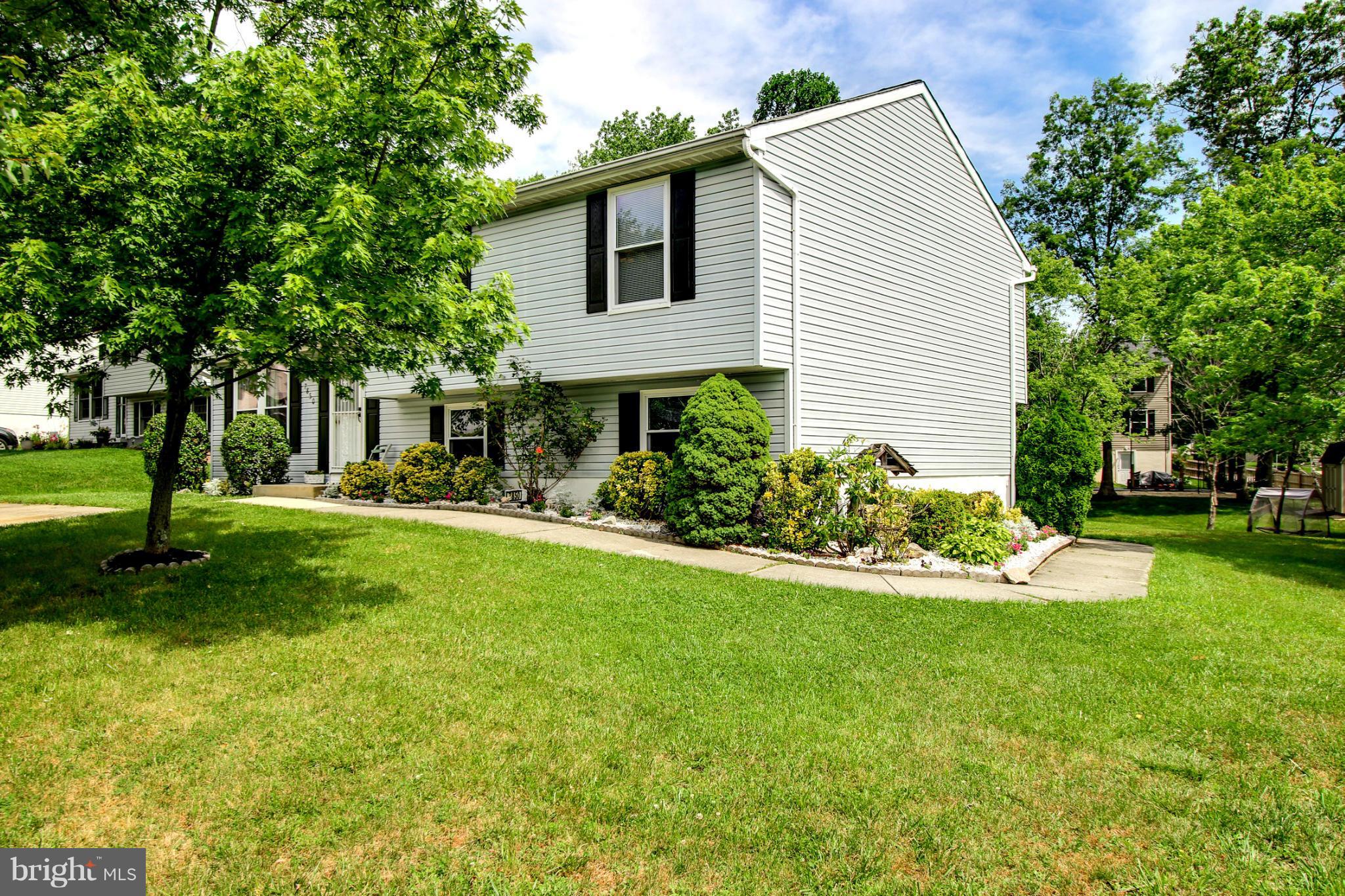 MAYFIELD MANOR - Residential