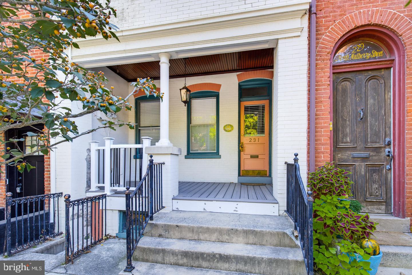 231 N MULBERRY STREET