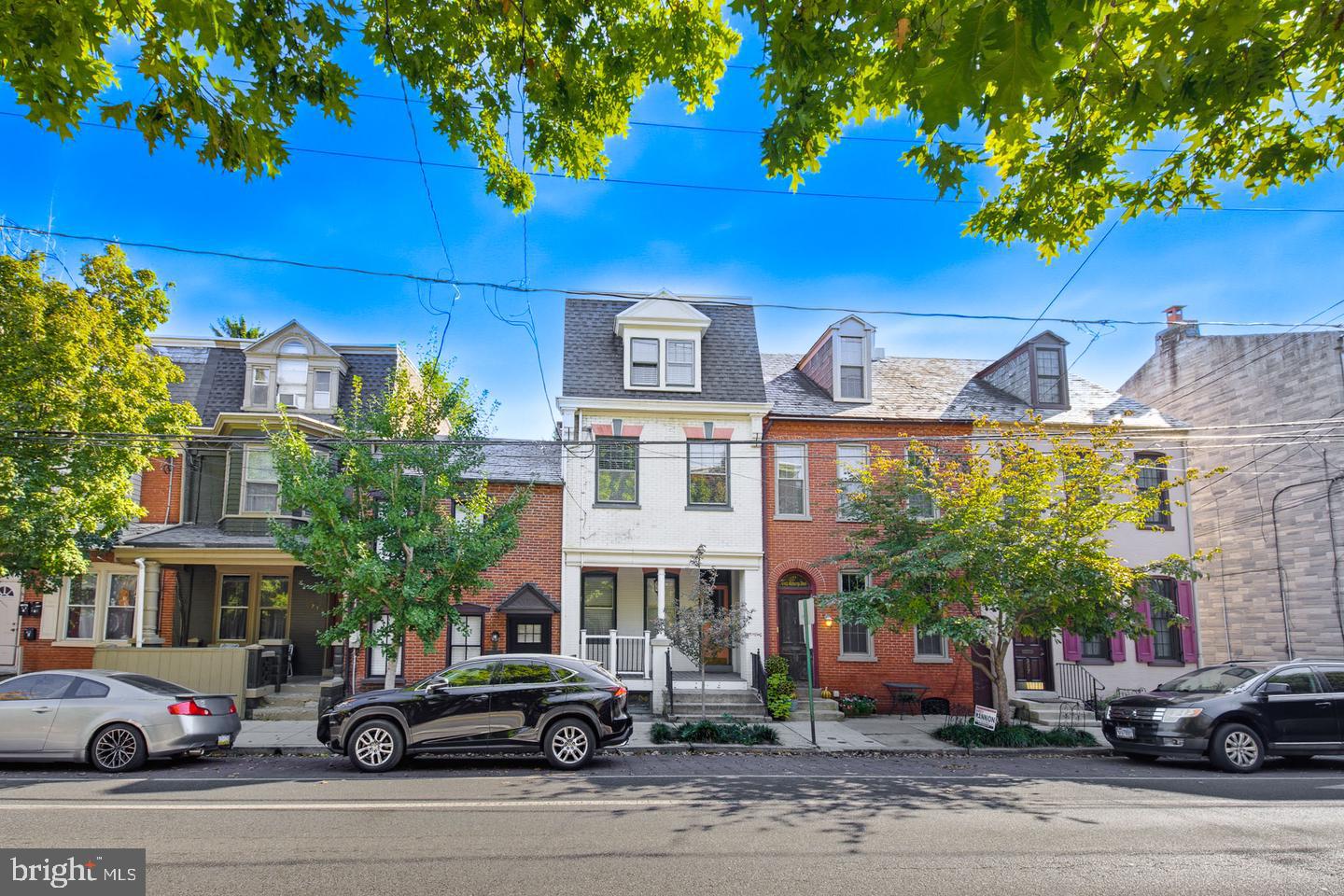 231 N MULBERRY STREET