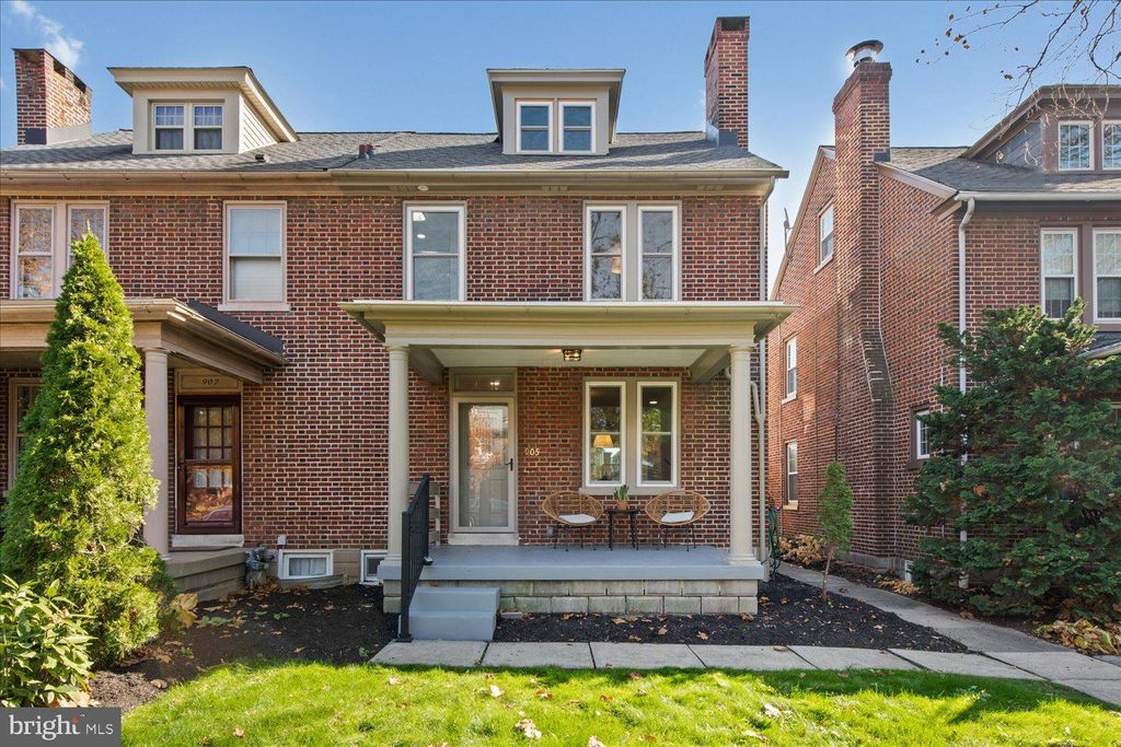 Photo of 905 State Street, Lancaster, PA 17603 (MLS # PALA2043582)
