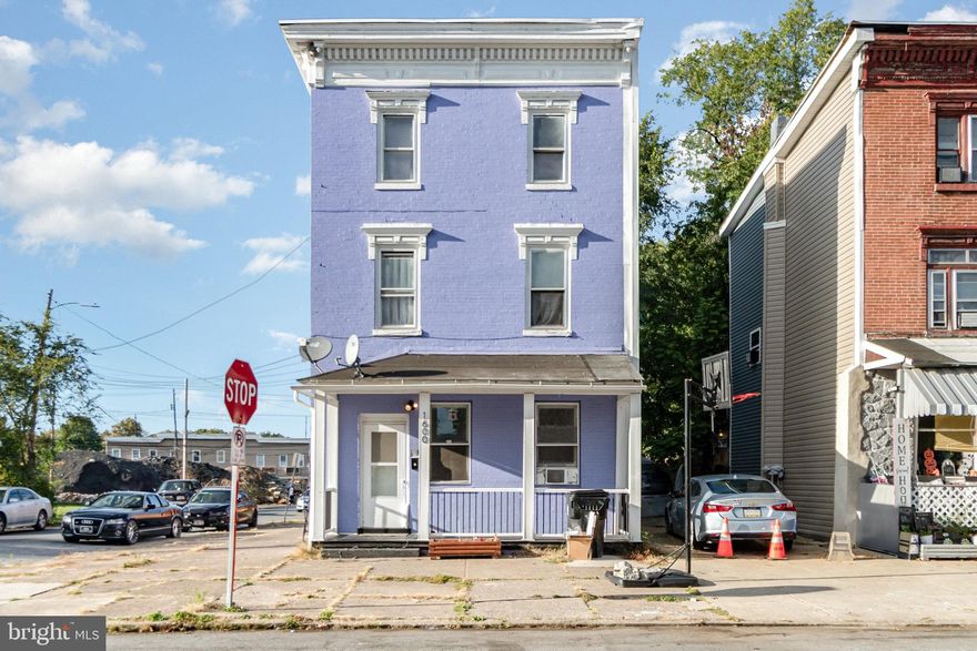 6 Unit Multi-family fully occupied, turnkey investment property. Located in a recently
revitalized neighborhood. All units are in excellent shape. Separately metered electric
and low owner expenses in place. Listed at a 10.48 CAP with current rent exceeding
$78,000 annually.  An excellent addition to any portfolio.