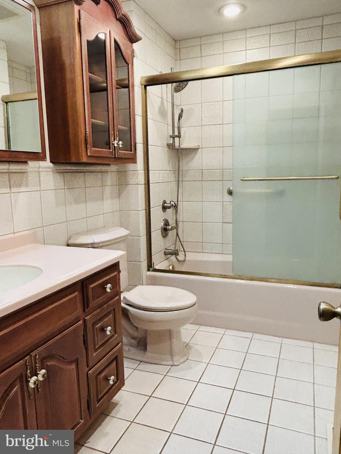 HILLCREST FARMS - Residential