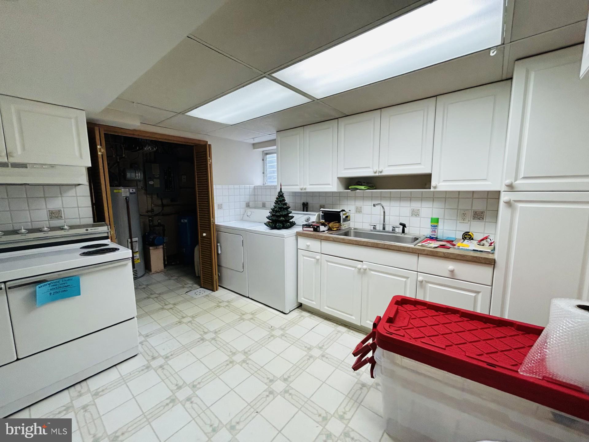 HILLCREST FARMS - Residential