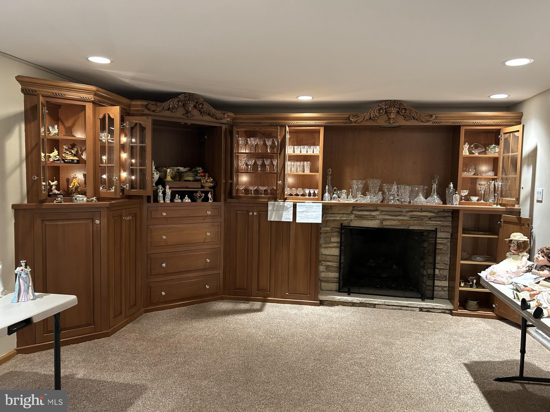 HILLCREST FARMS - Residential