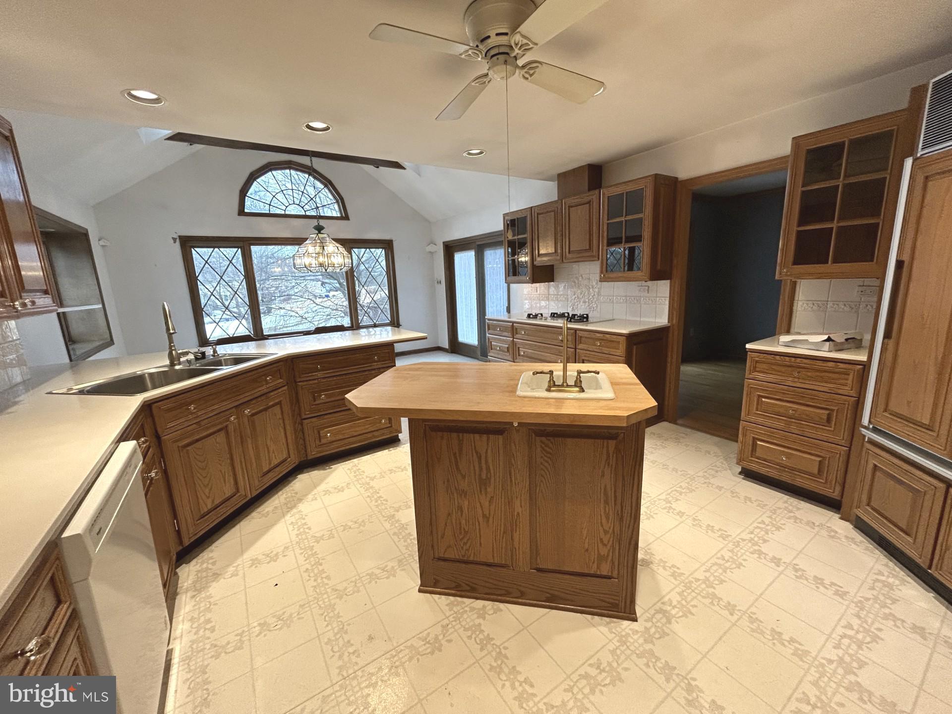 HILLCREST FARMS - Residential