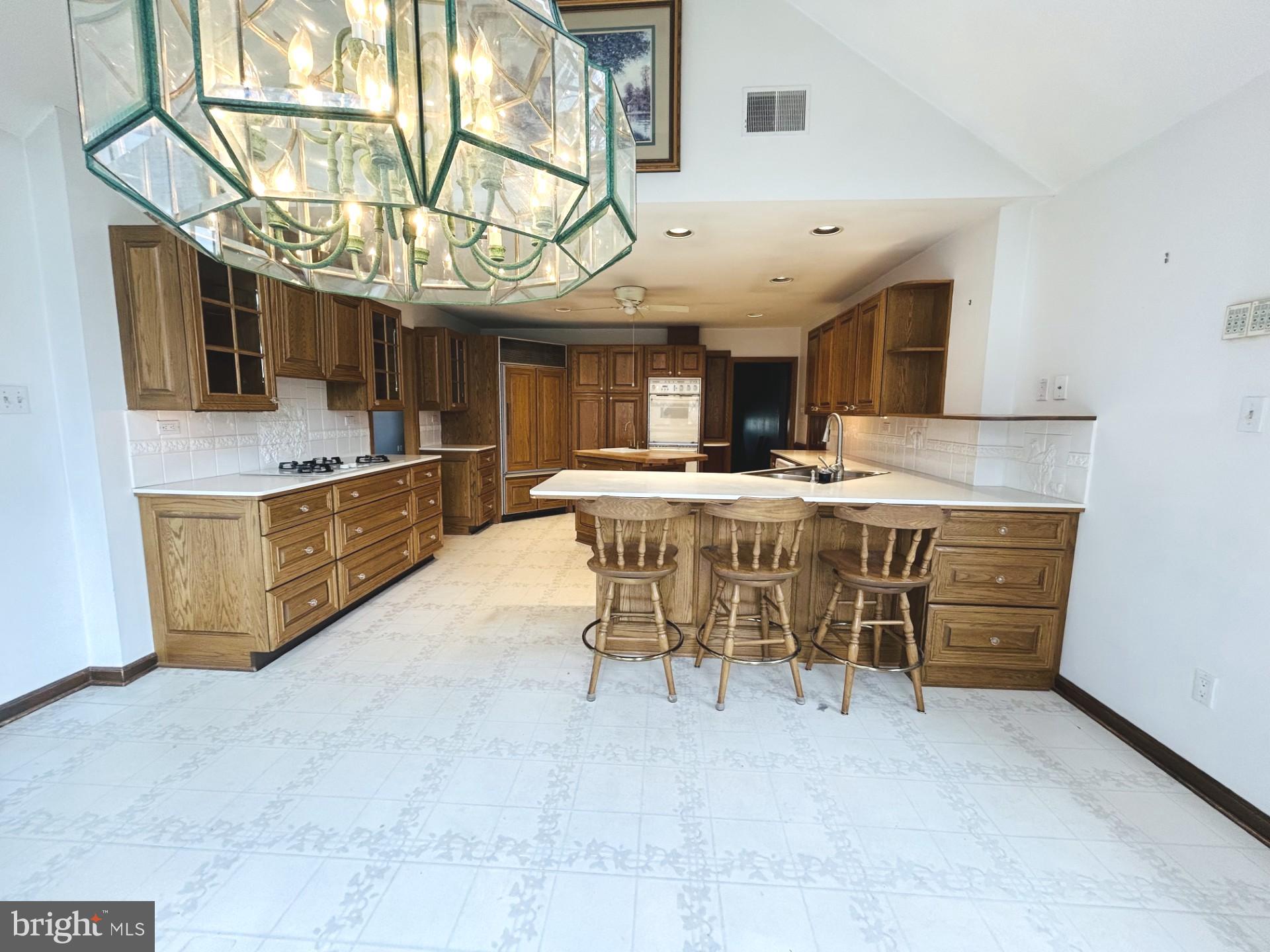 HILLCREST FARMS - Residential