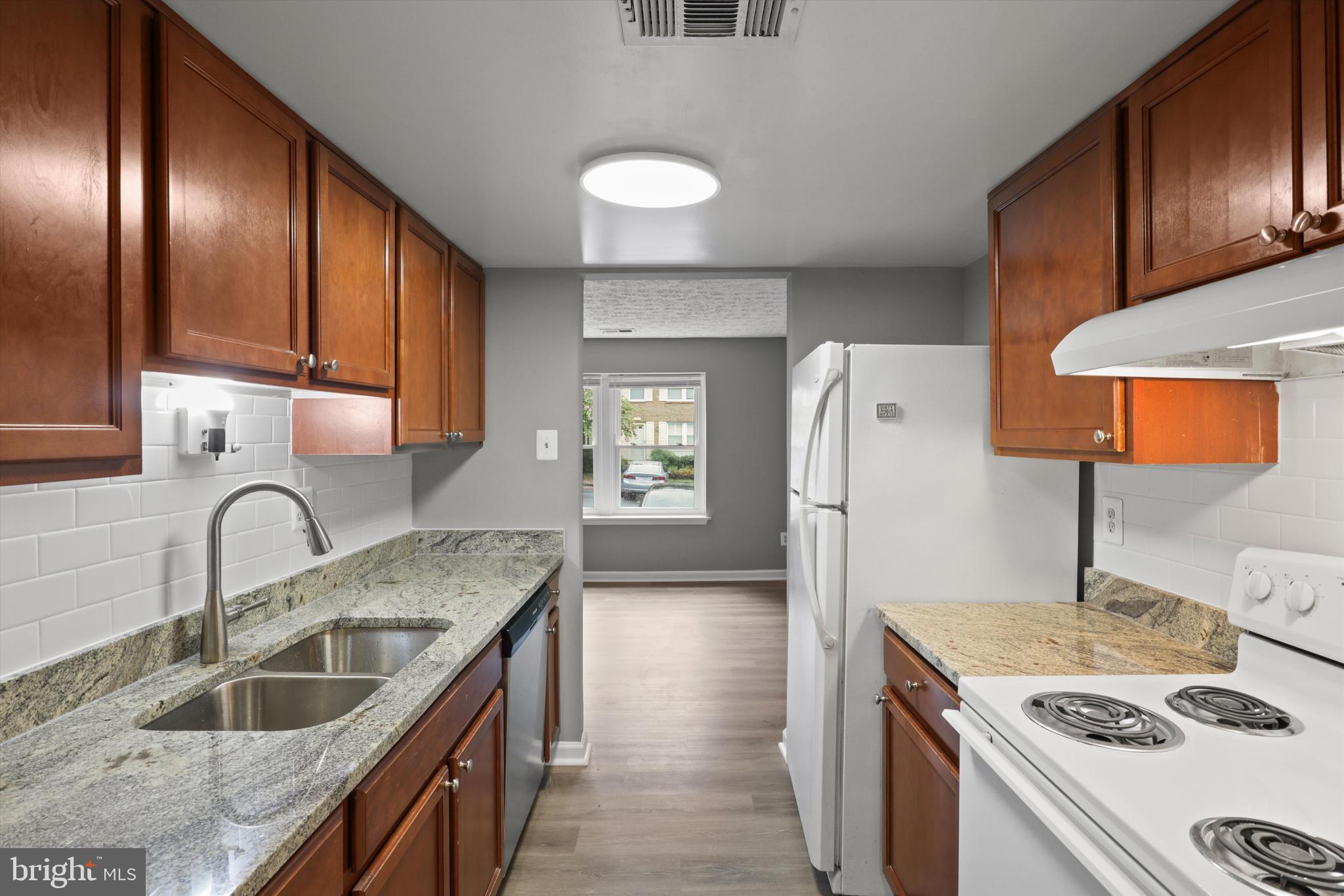 NEWINGTON FOREST - Residential Lease