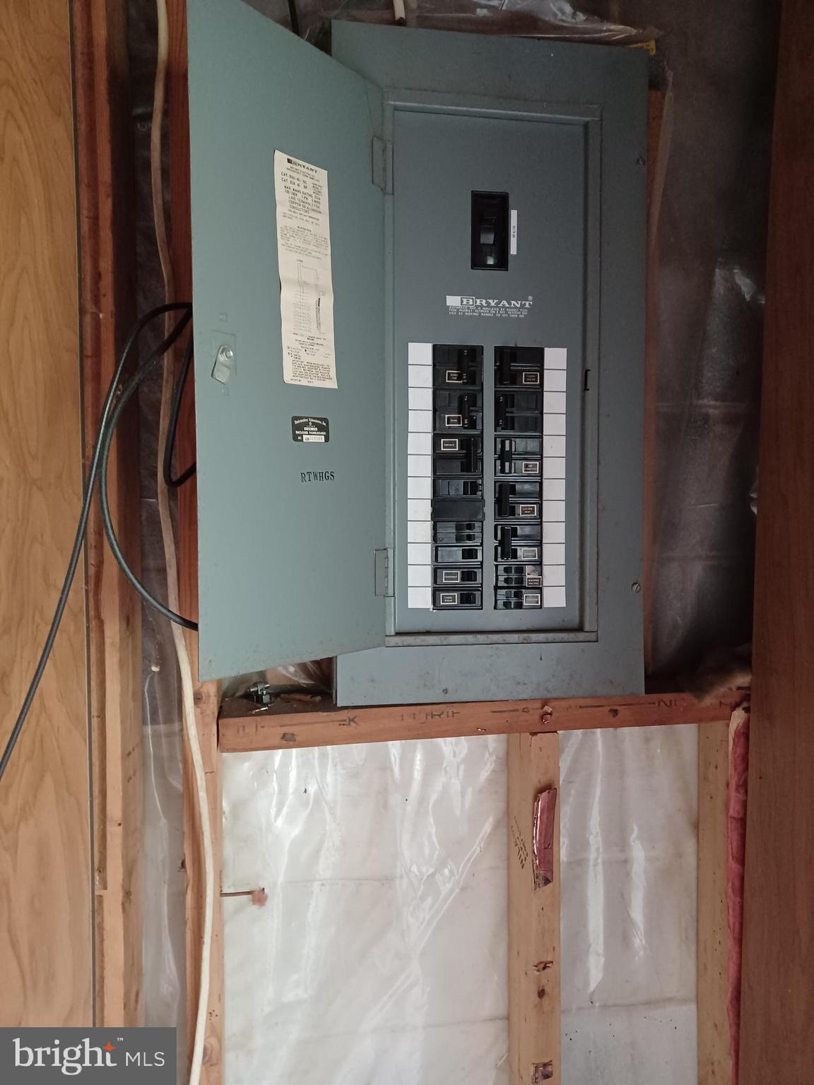 HALFWAY - Residential