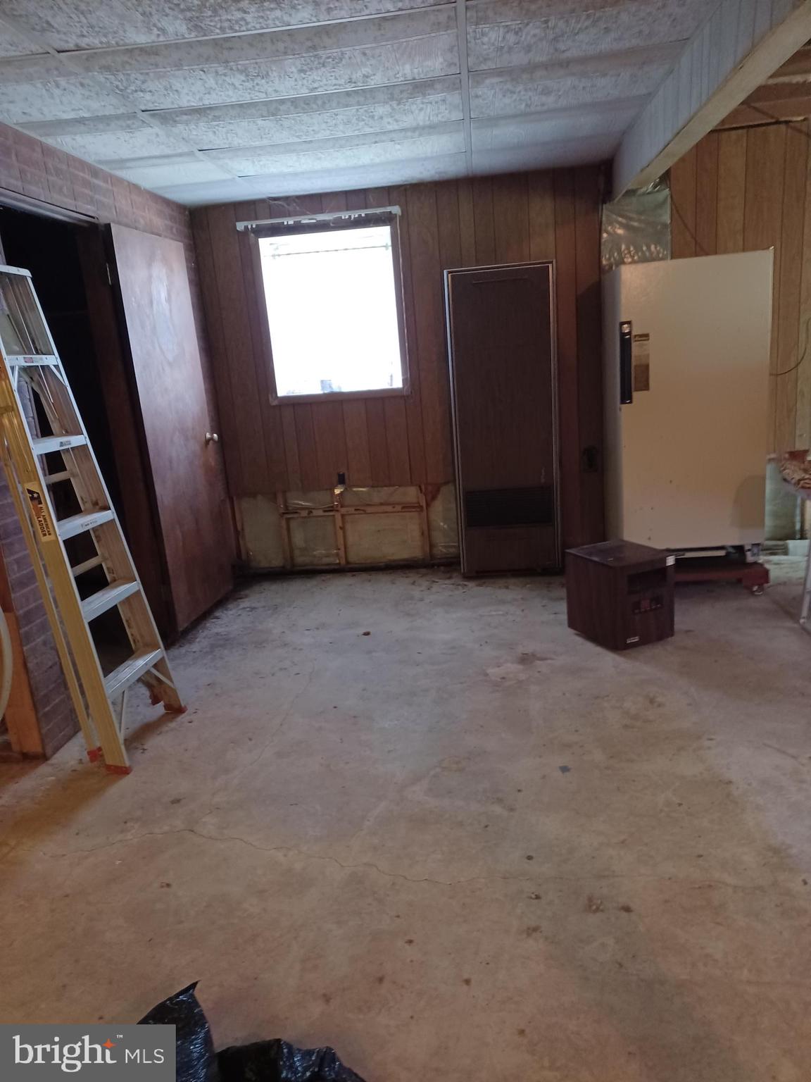 HALFWAY - Residential