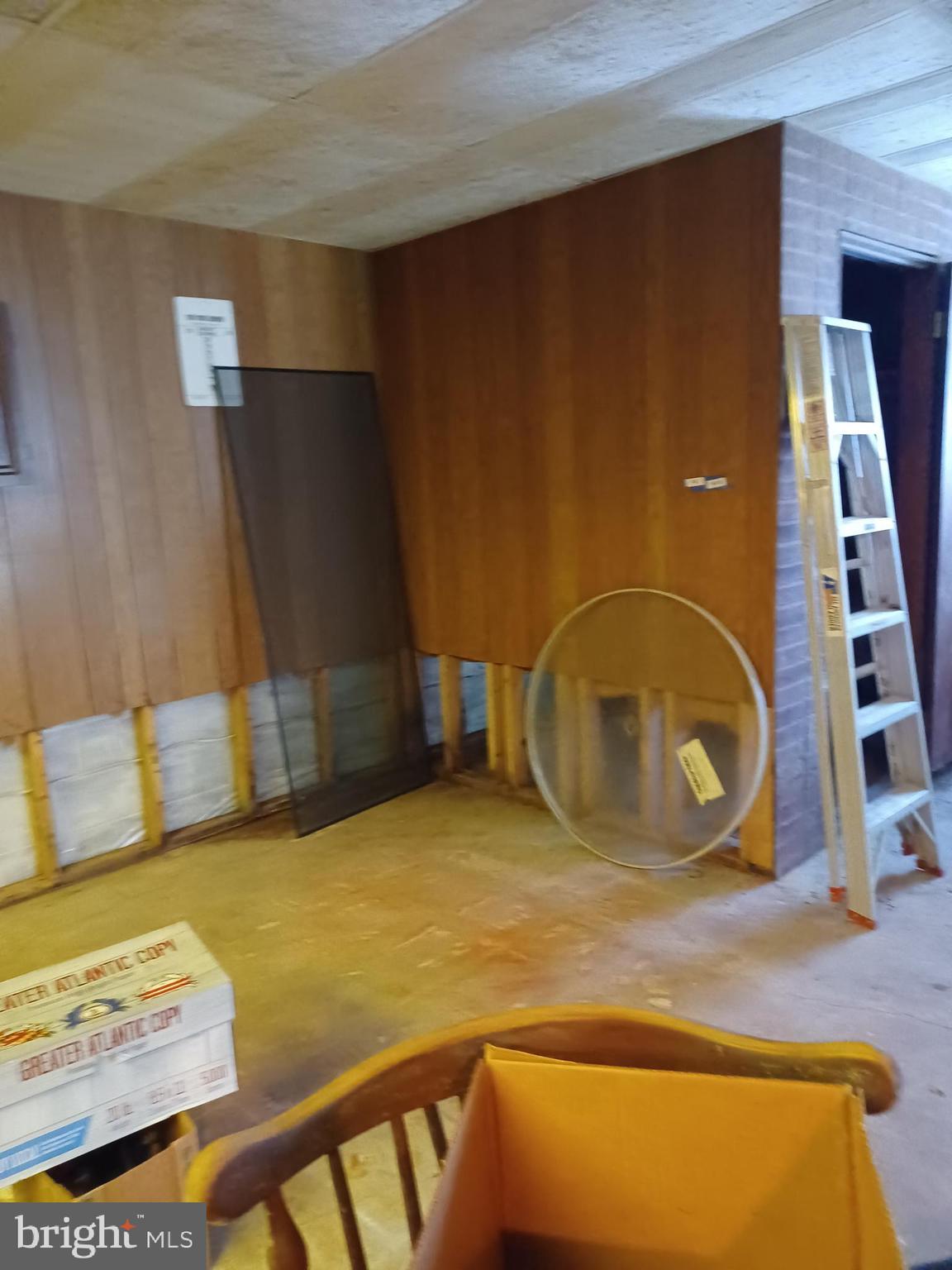 HALFWAY - Residential