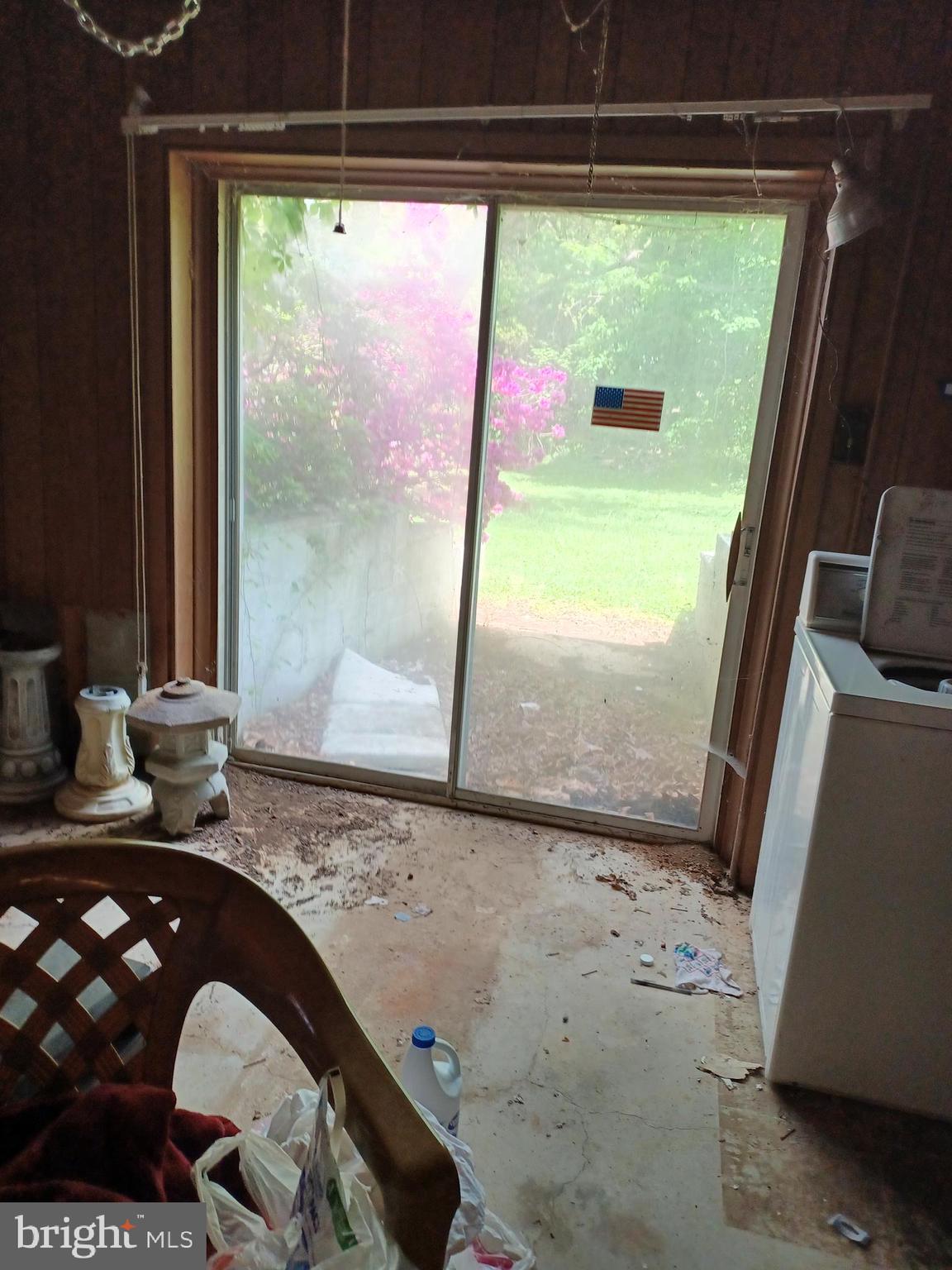 HALFWAY - Residential