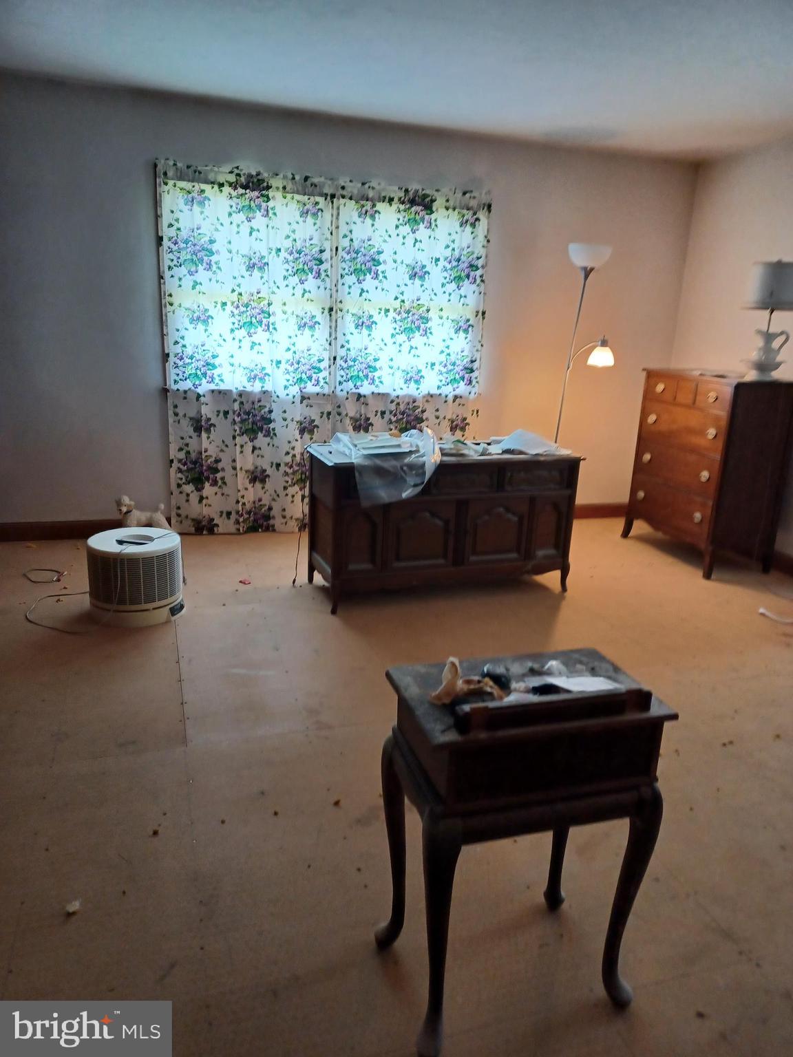 HALFWAY - Residential