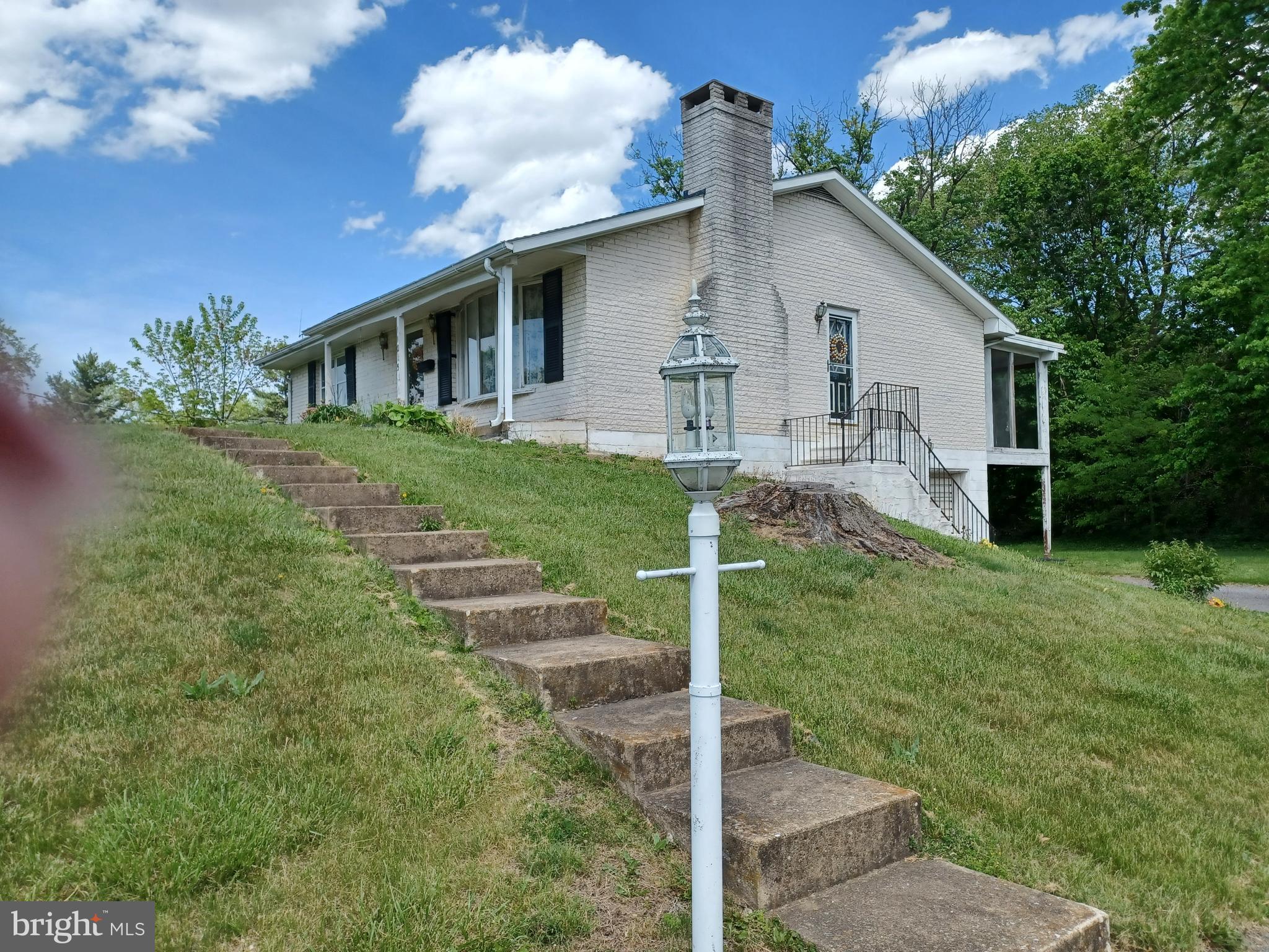 HALFWAY - Residential