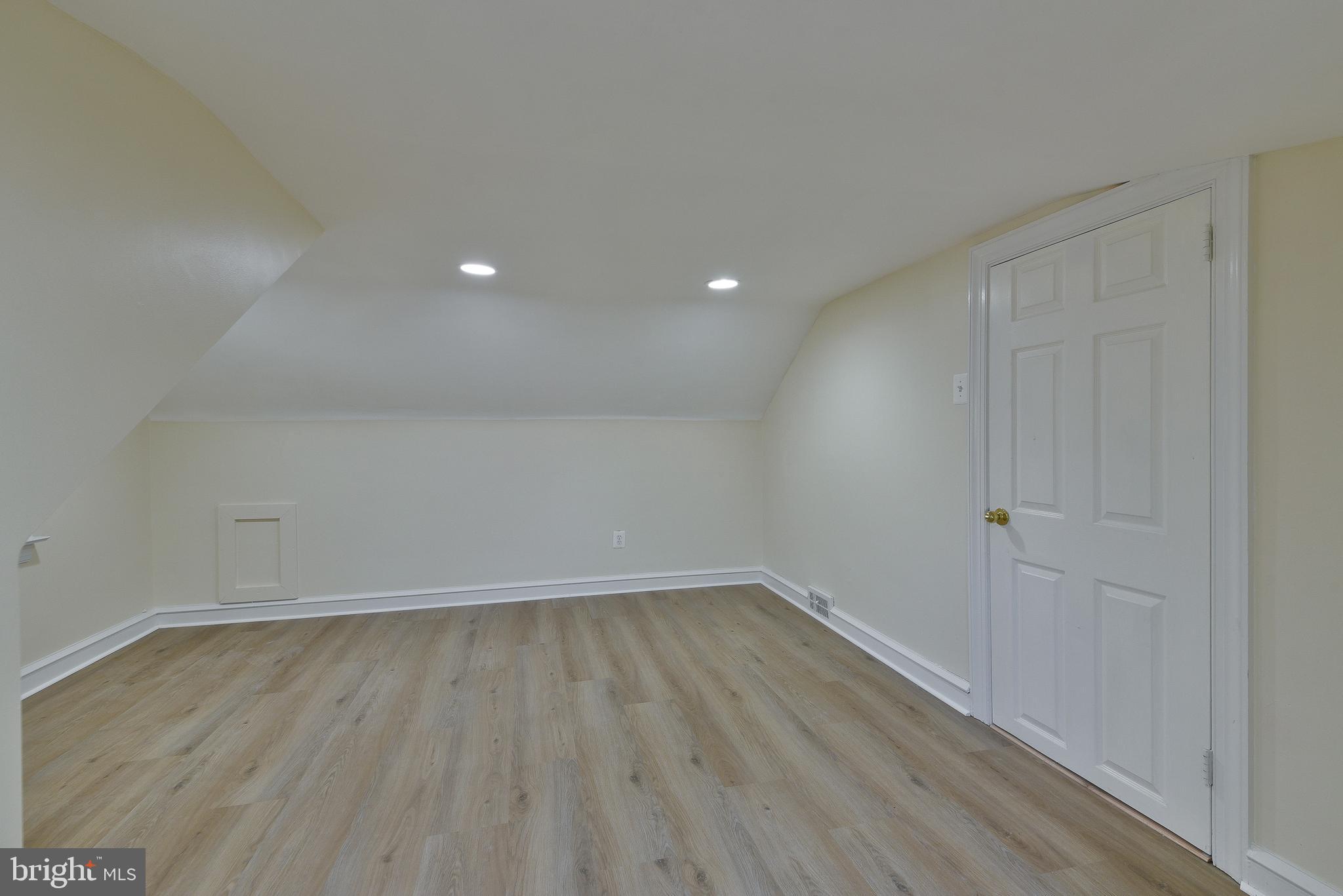 ELKINS PARK - Residential Lease