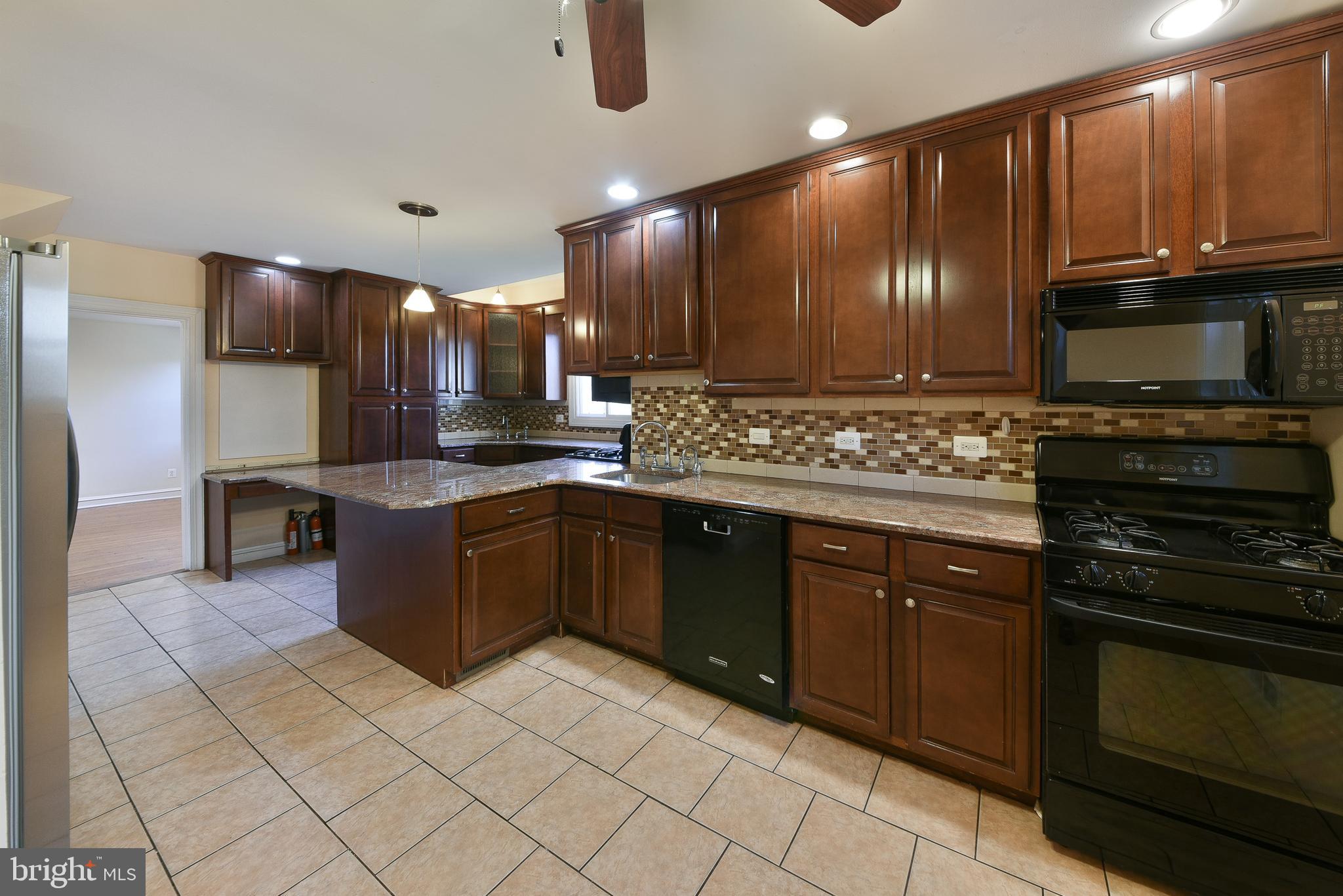 ELKINS PARK - Residential Lease