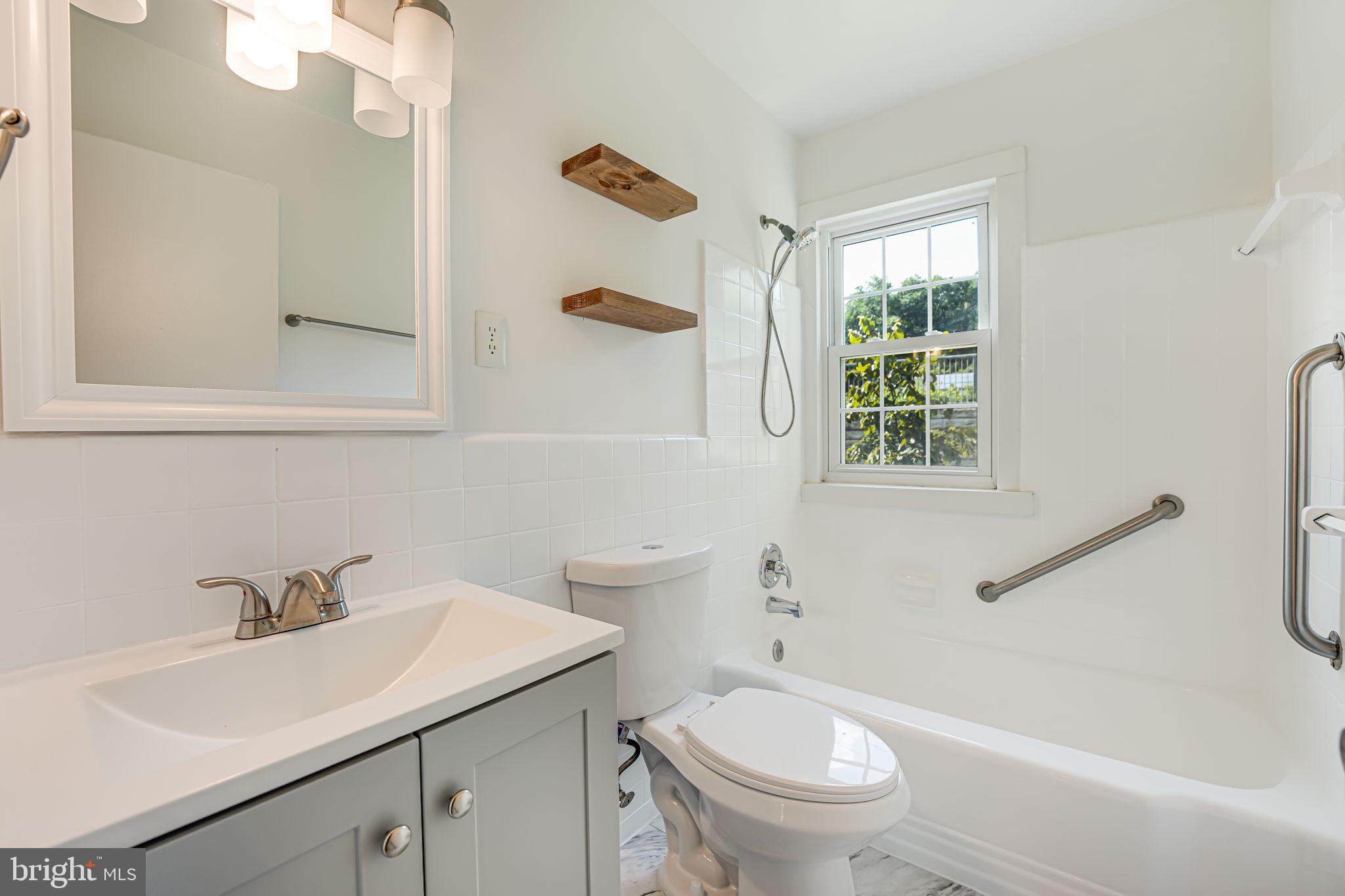 FREDERICK COURTS - Residential