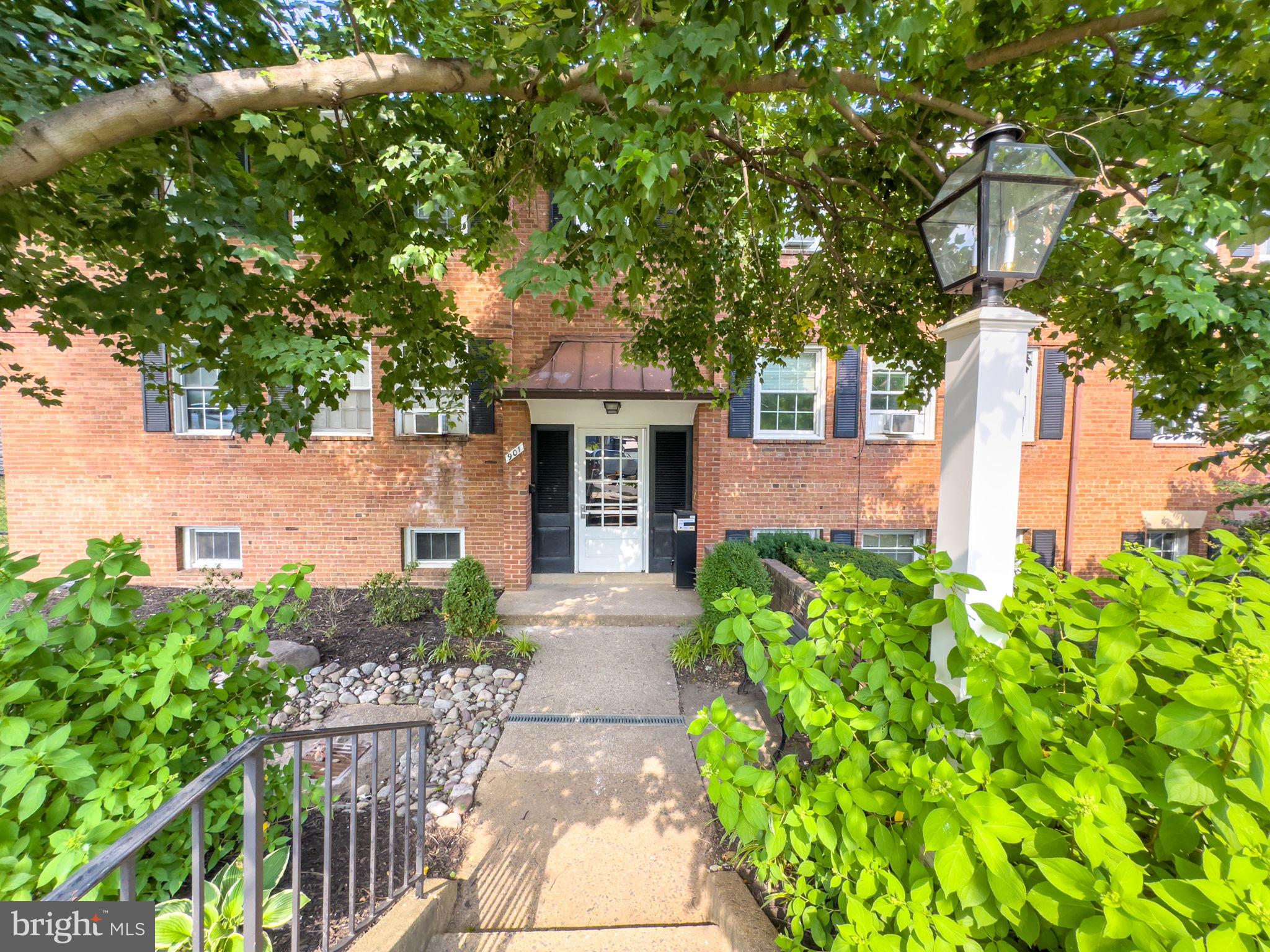 FREDERICK COURTS - Residential