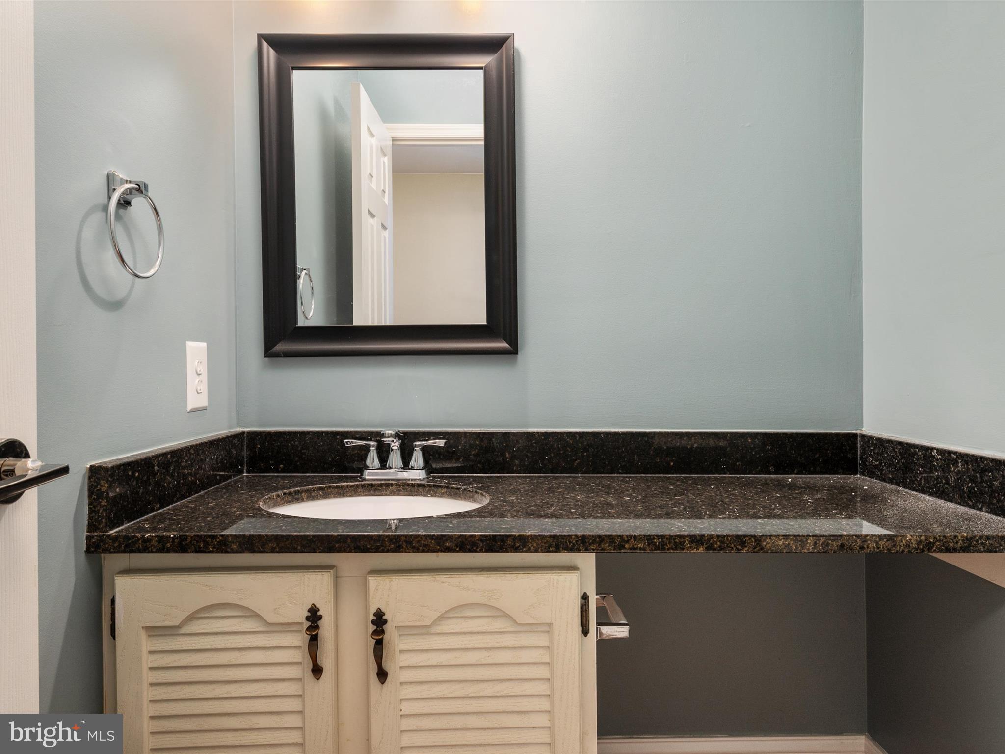 BAY HILLS - COLONIAL RIDGE - Residential Lease