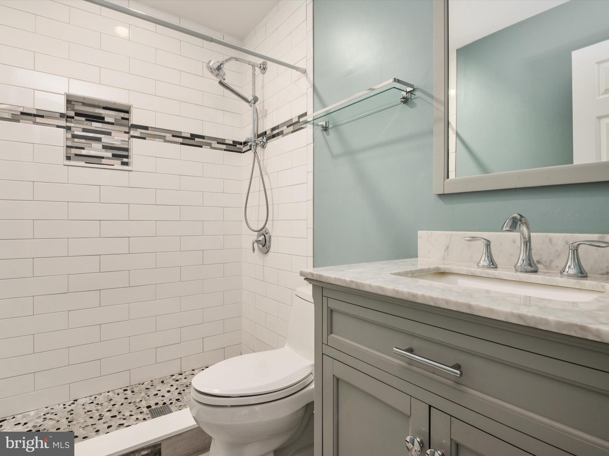 BAY HILLS - COLONIAL RIDGE - Residential Lease