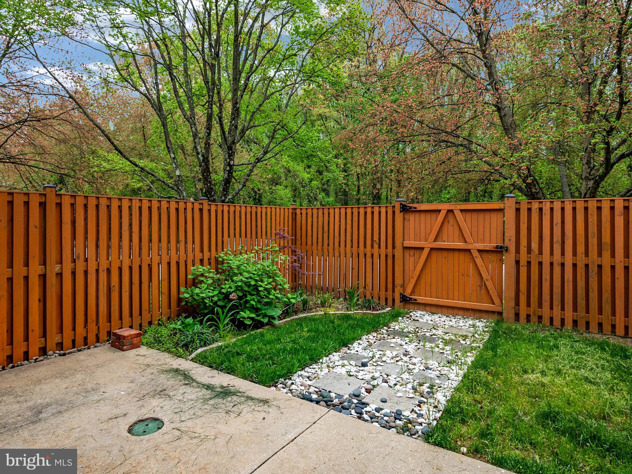 BAY HILLS - COLONIAL RIDGE - Residential Lease