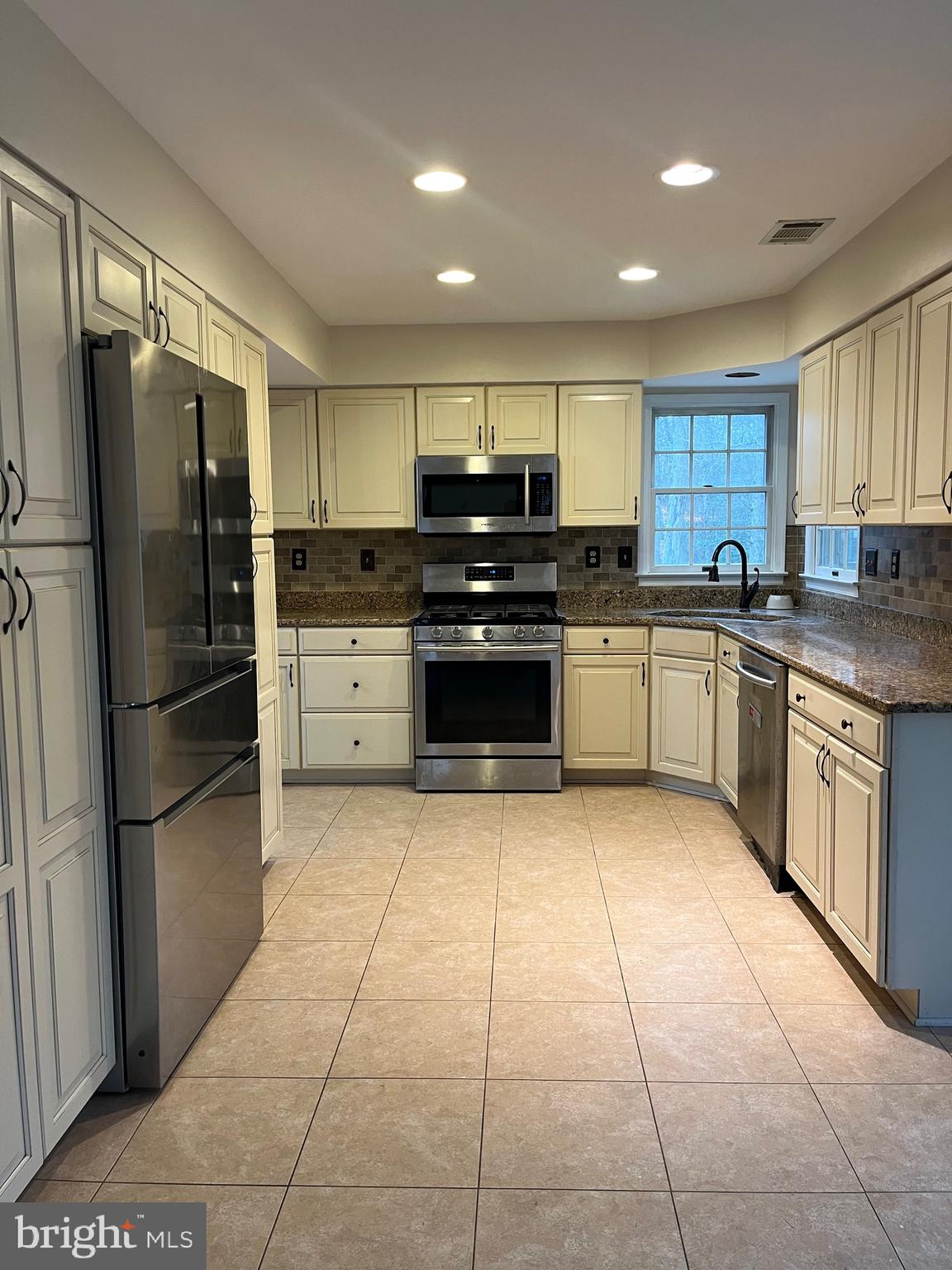 SPRINGHAVEN SUB - Residential Lease