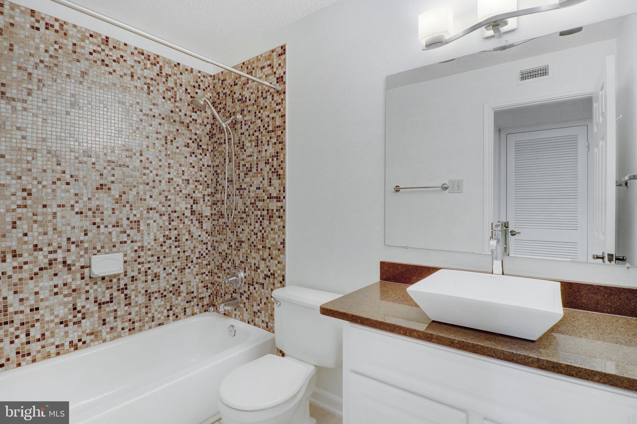 FOUNTAINS AT MCLEAN - Residential Lease