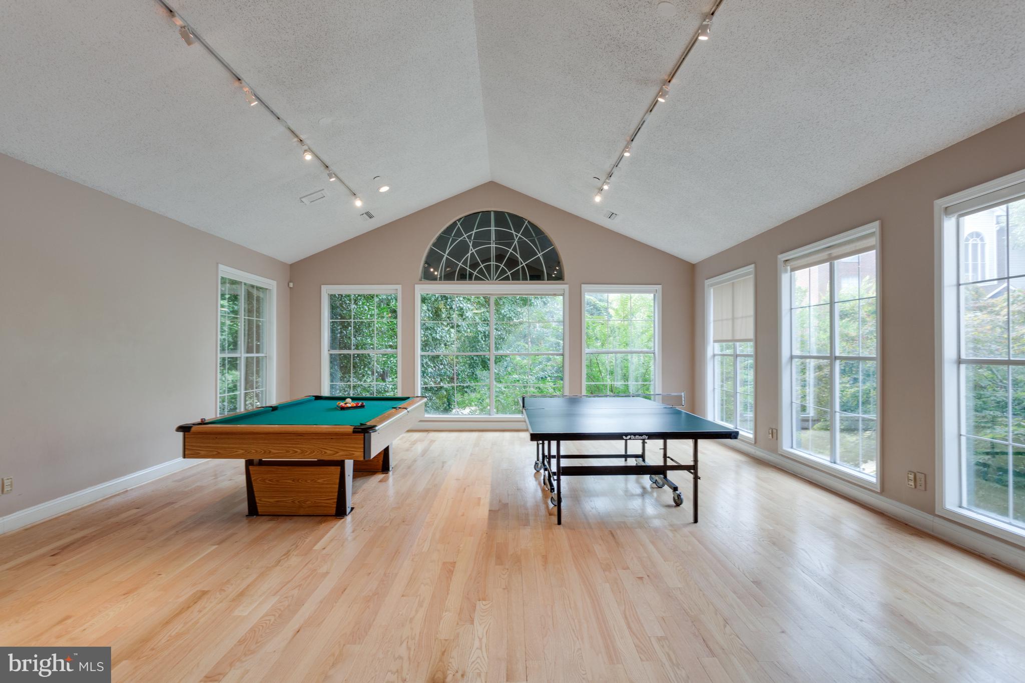 FOUNTAINS AT MCLEAN - Residential Lease