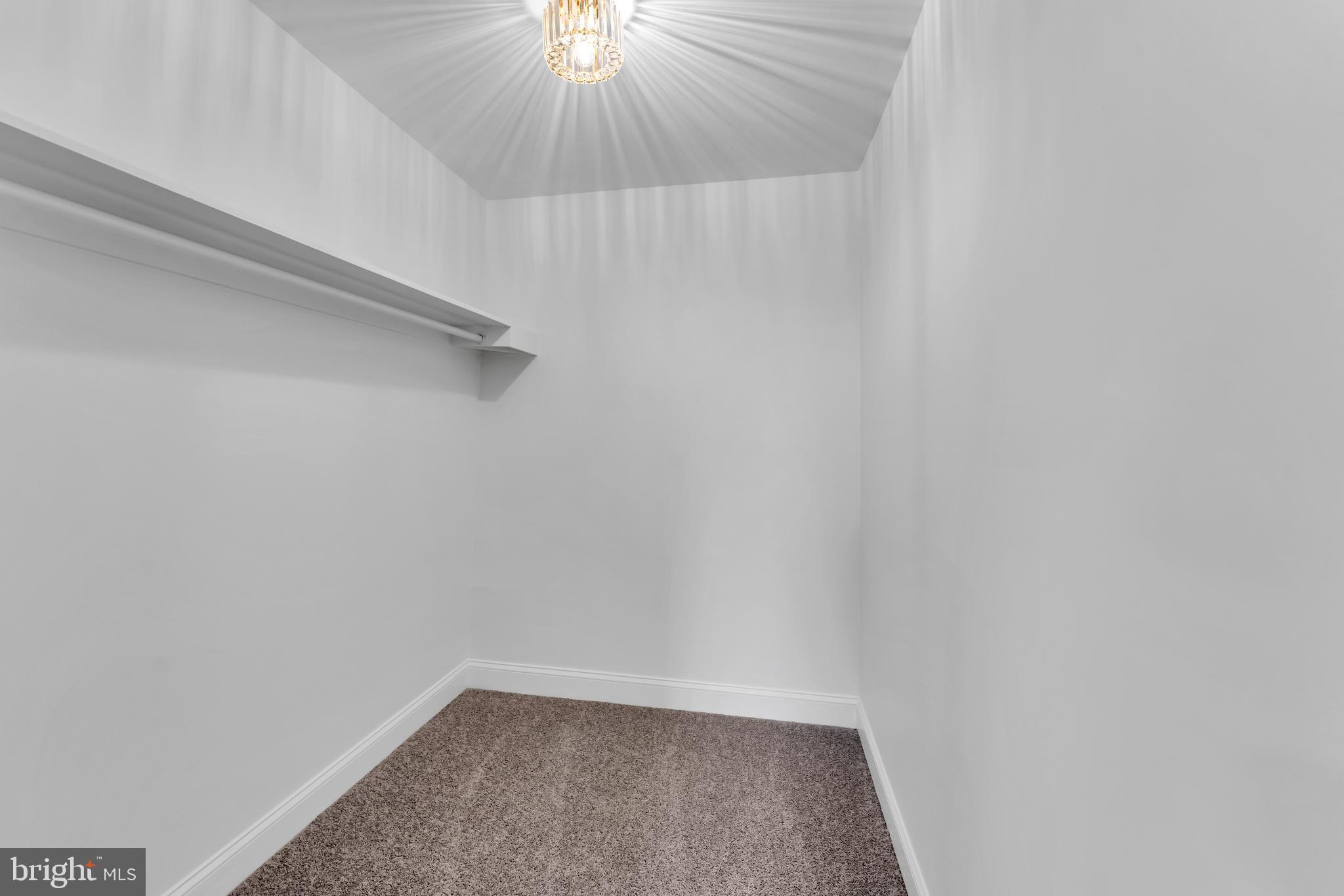 ELWOOD PARK - Residential