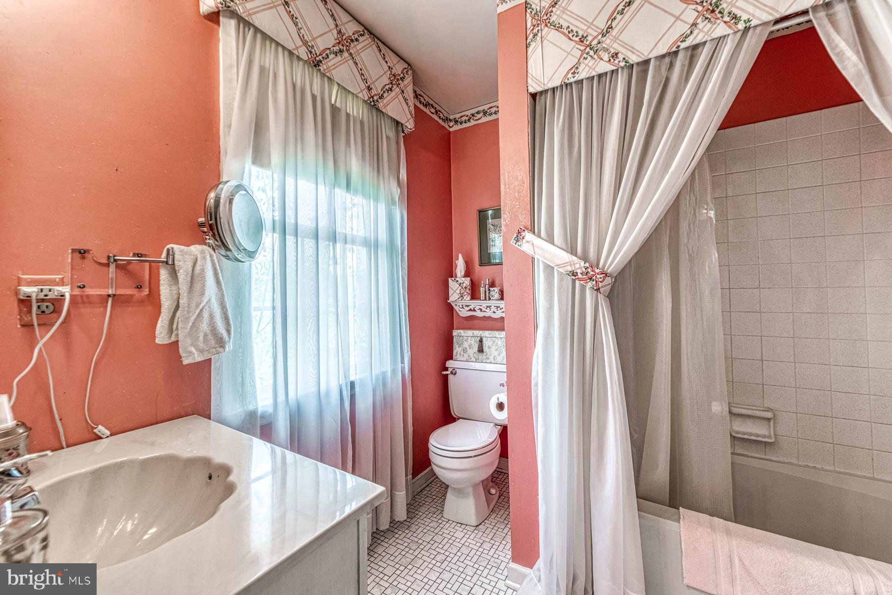 TANTALLON ON THE POTOMAC - Residential