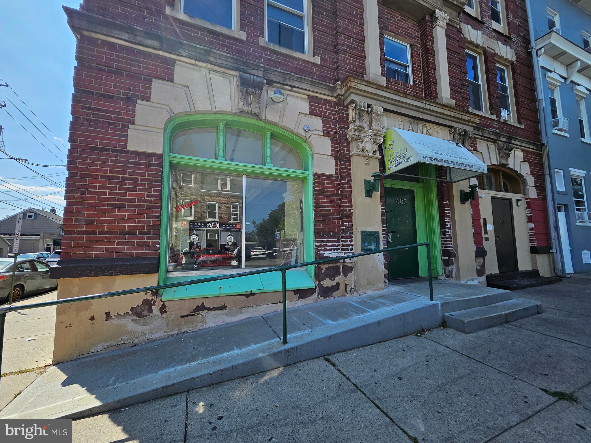 402 RIDGE AVENUE