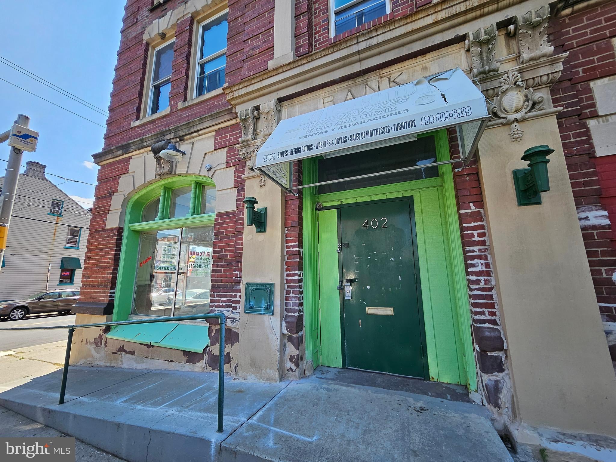 402 RIDGE AVENUE