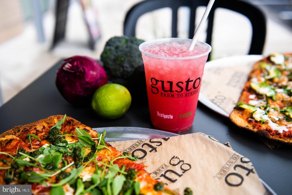 COMMONWEALTH PLACE AT WESTFIELDS - Residential