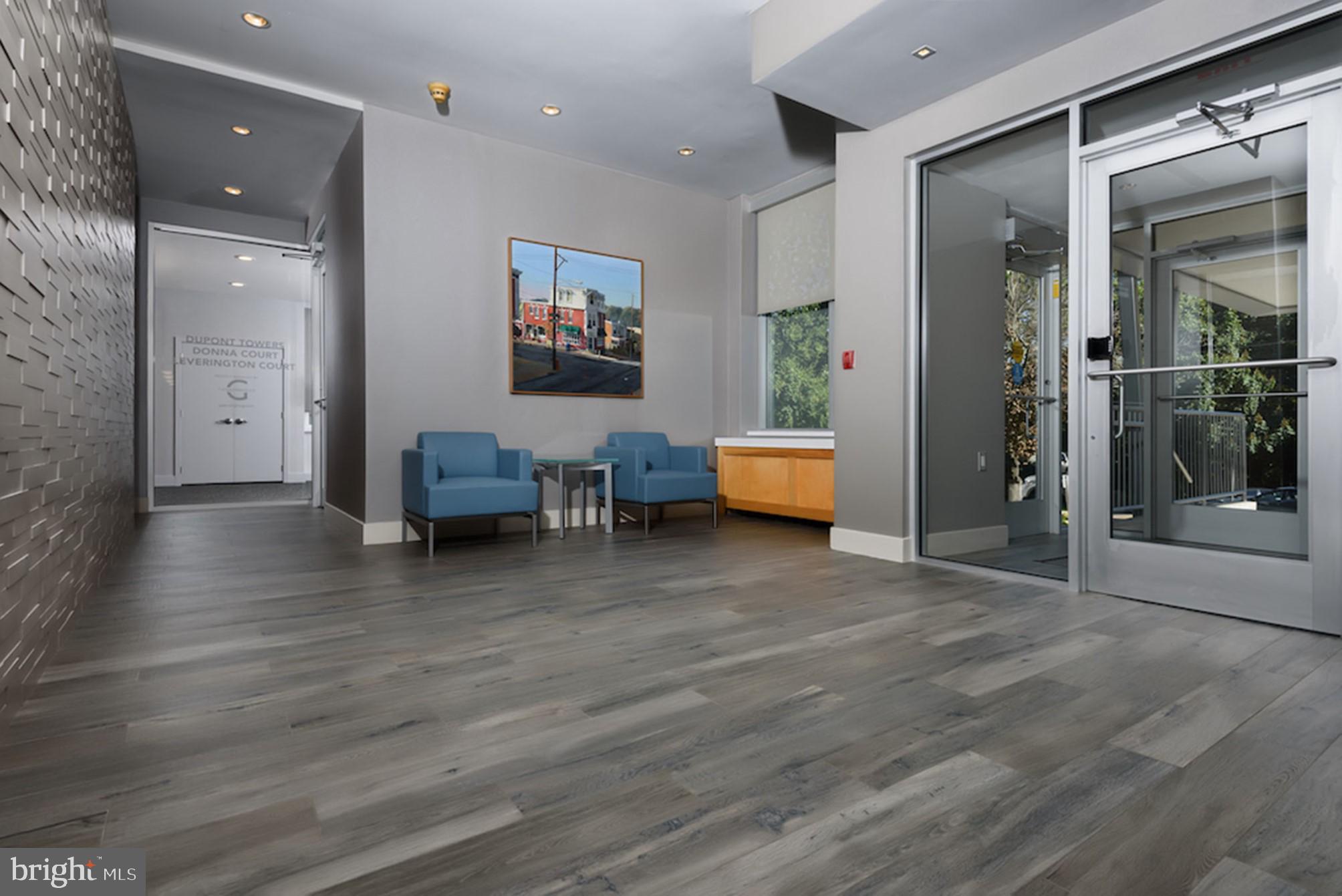 ROXBOROUGH - Residential