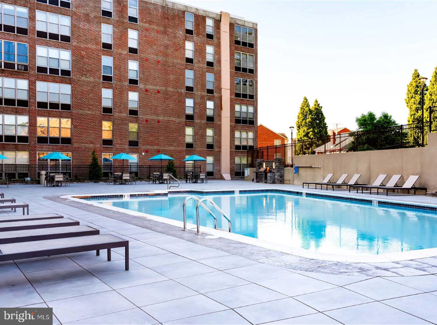 ROXBOROUGH - Residential