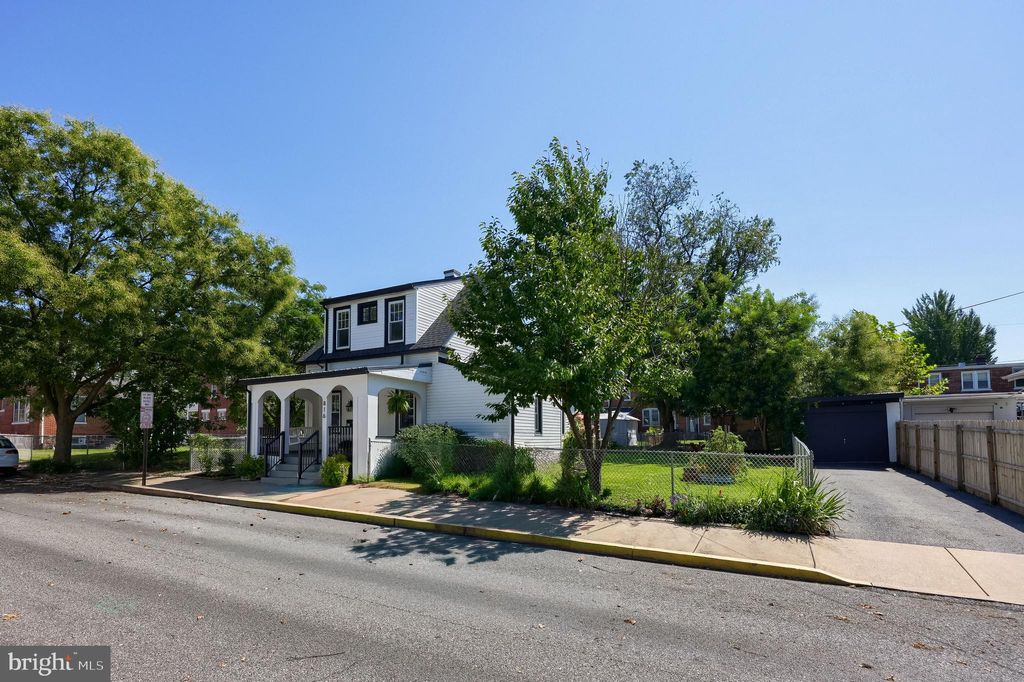 Photo of 816 W Vine Street, LANCASTER, PA 17603 (MLS # PALA2076994)