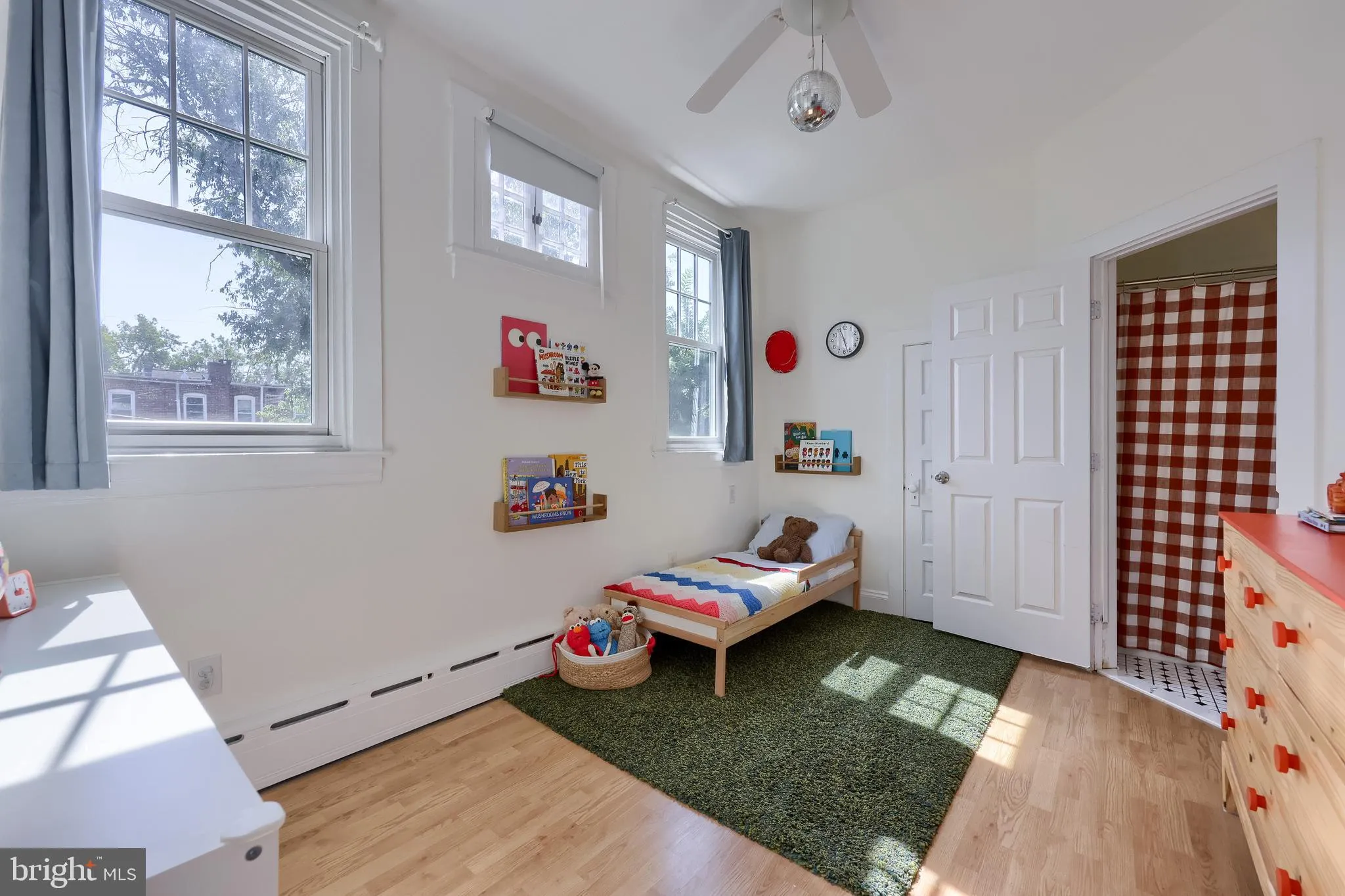 Lancaster, Pennsylvania 17603, United States, 3 Bedrooms Bedrooms, ,2 BathroomsBathrooms,Residential,Active,215425