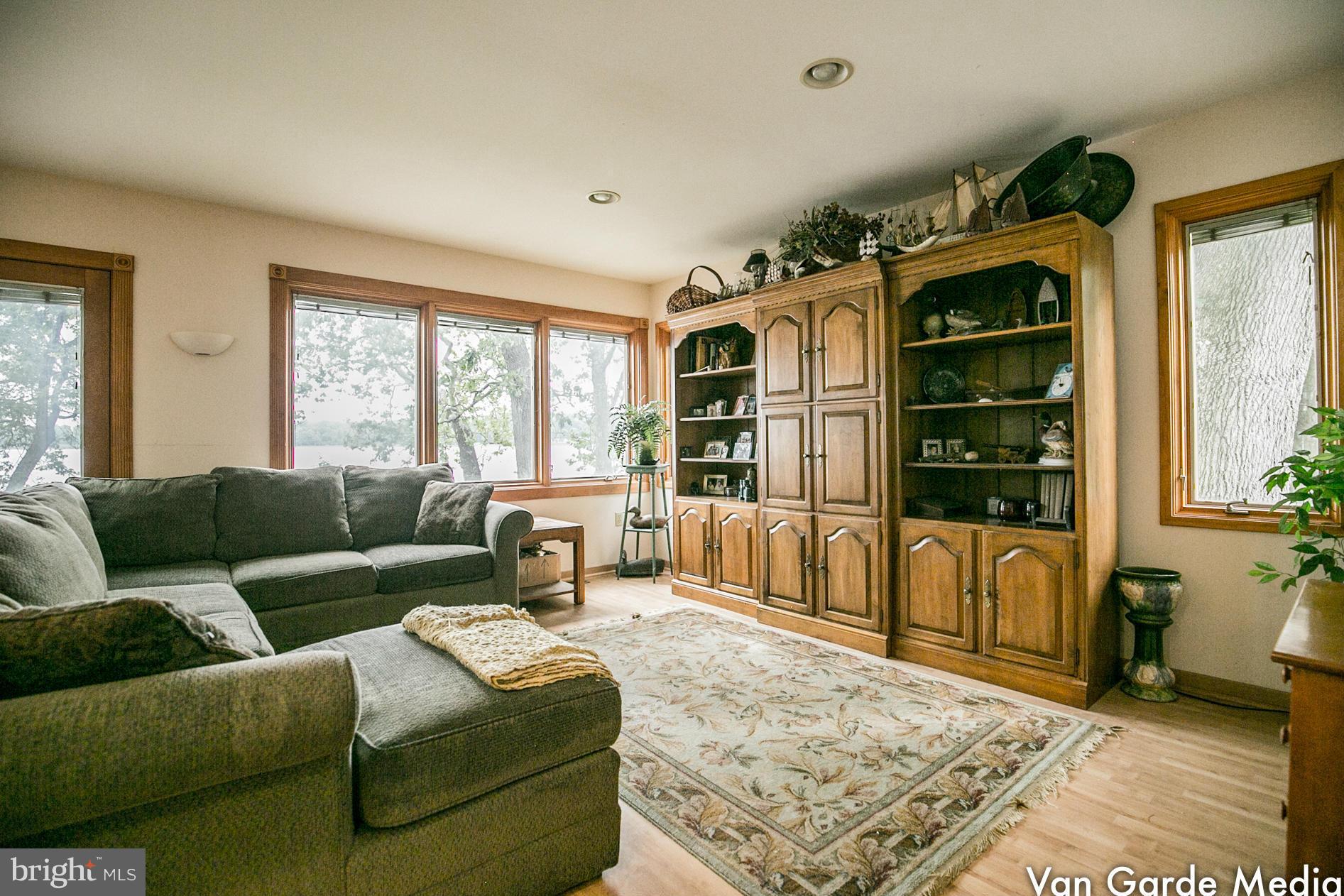 LOCUST POINT - Residential