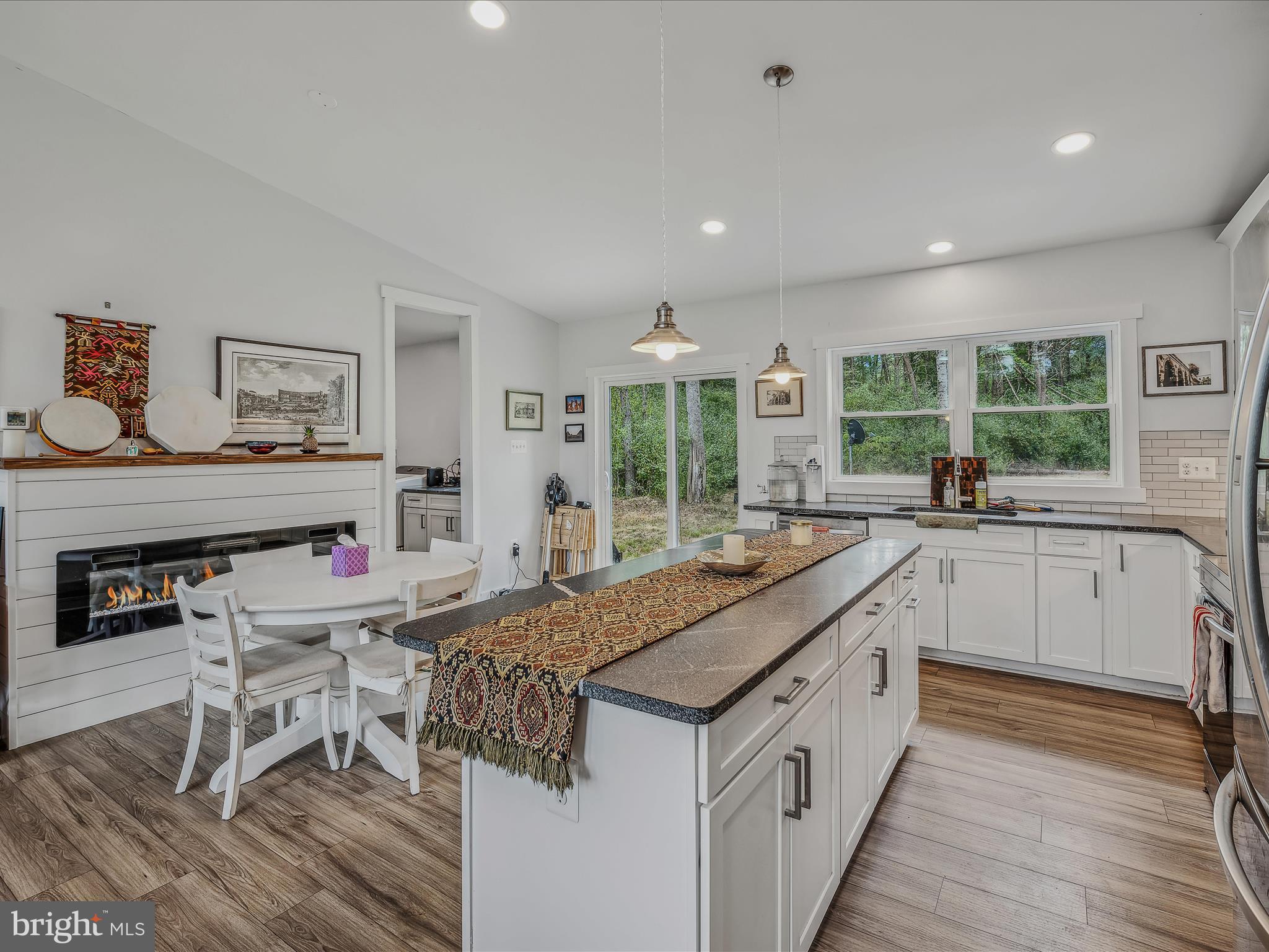 CEDAR POINT EAST - Residential