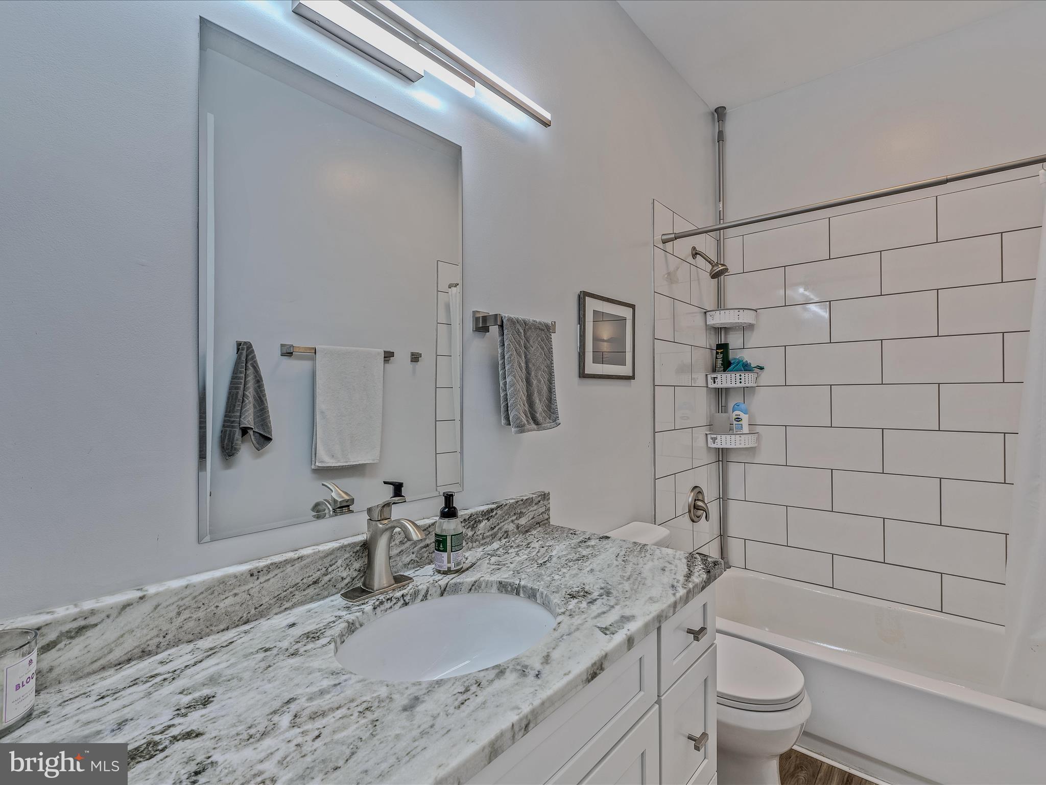 CEDAR POINT EAST - Residential