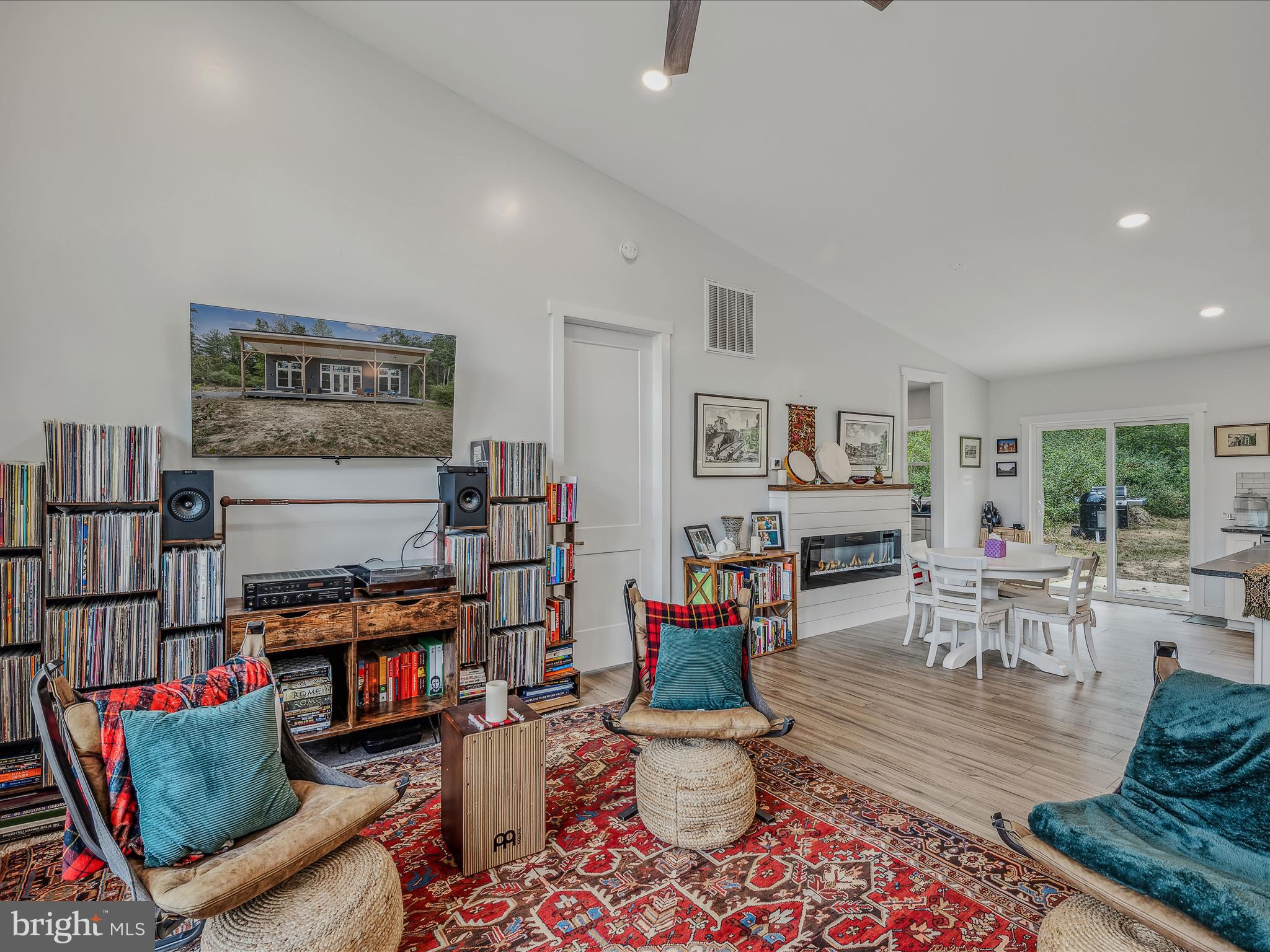 CEDAR POINT EAST - Residential