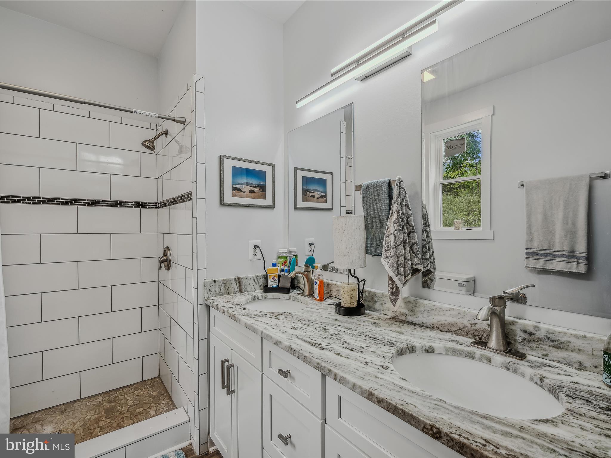 CEDAR POINT EAST - Residential