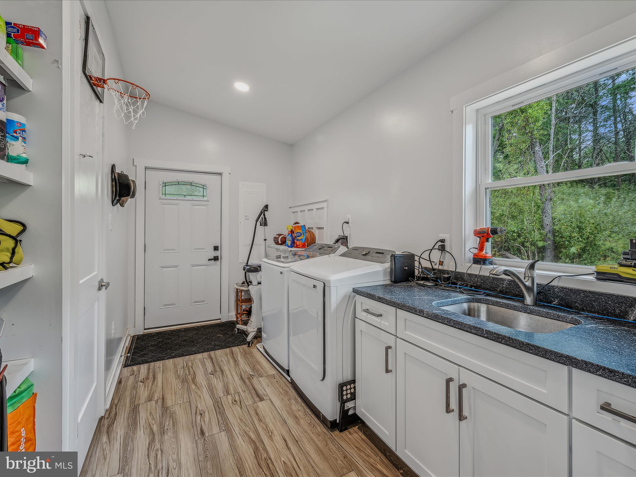 CEDAR POINT EAST - Residential